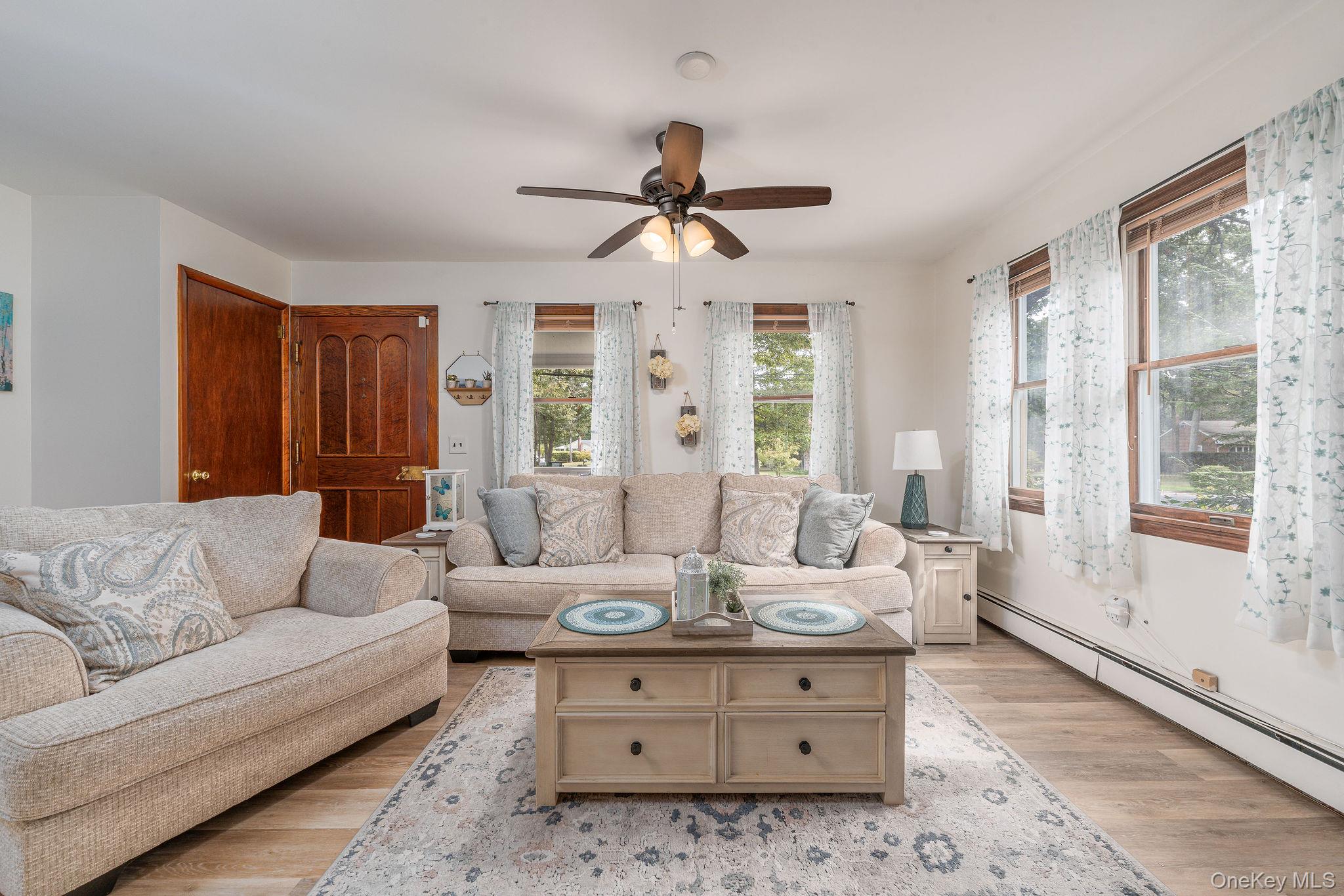 #5 photo, 920 Bray Avenue, サフォーク郡 Laurel , NY 11948