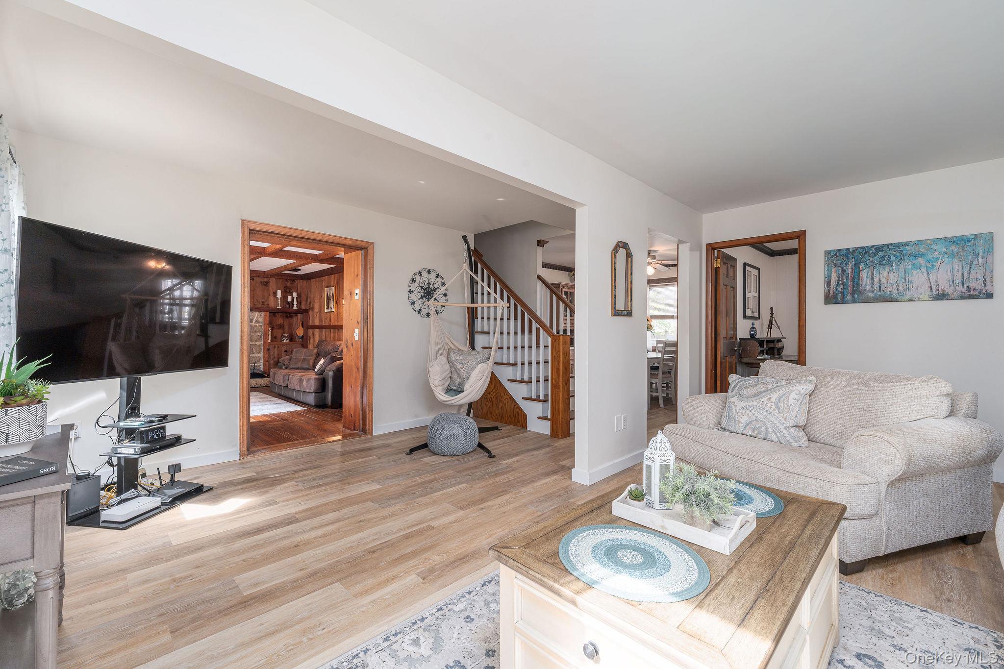 #6 photo, 920 Bray Avenue, サフォーク郡 Laurel , NY 11948