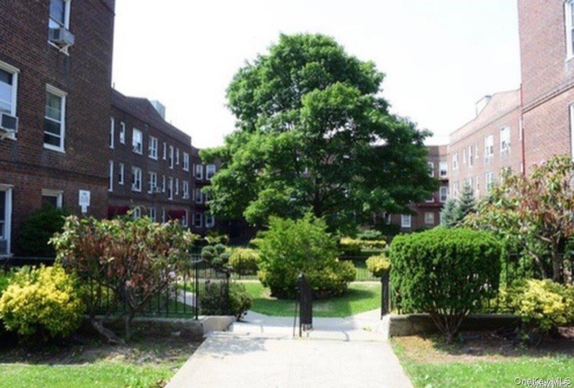 #1 photo, 141-17 79th Avenue, クイーンズ区 Kew Garden Hills , NY 11367