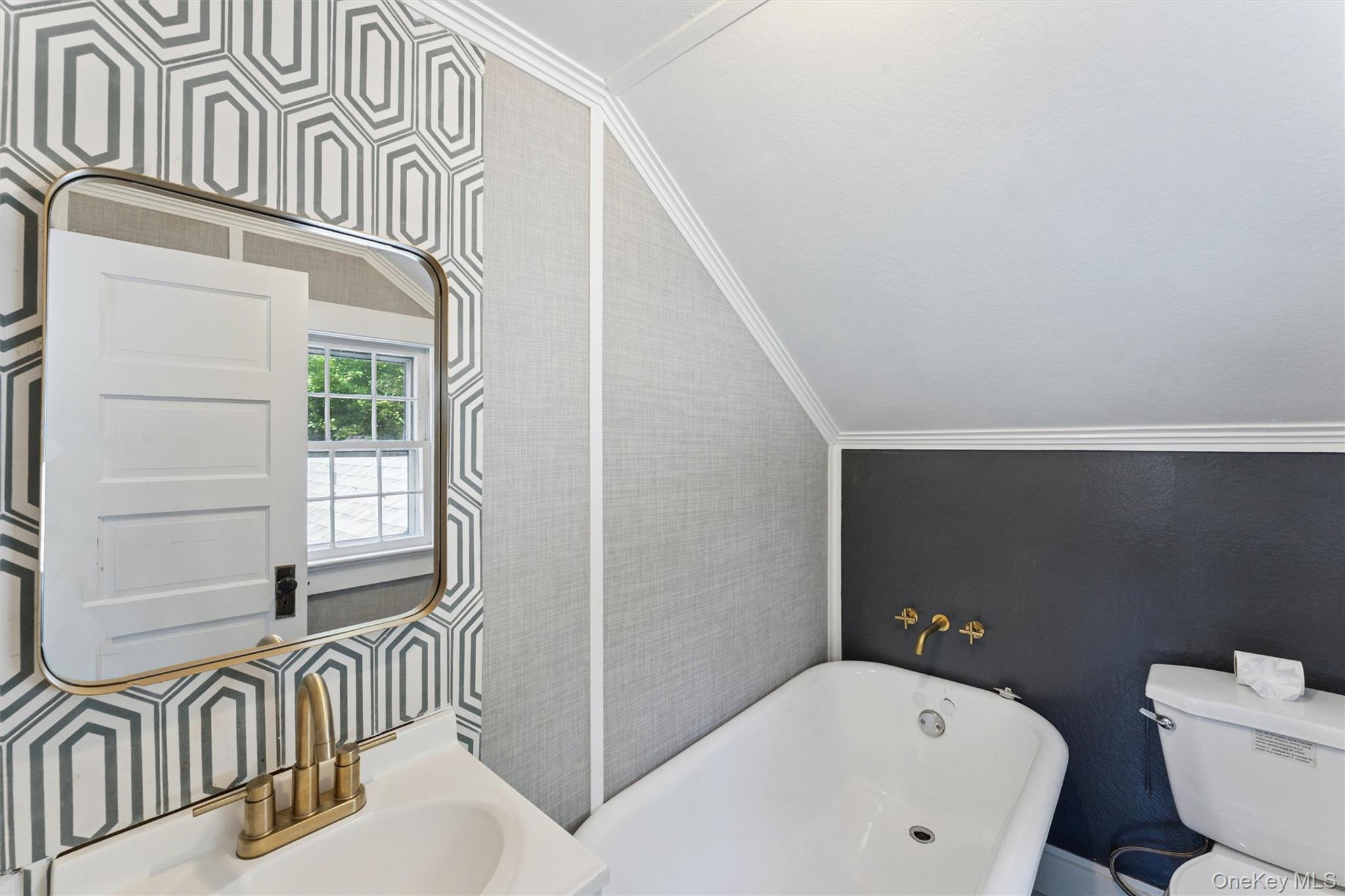 #13 photo, 35 Sheppard Street, サフォーク郡 Quiogue , NY 11978