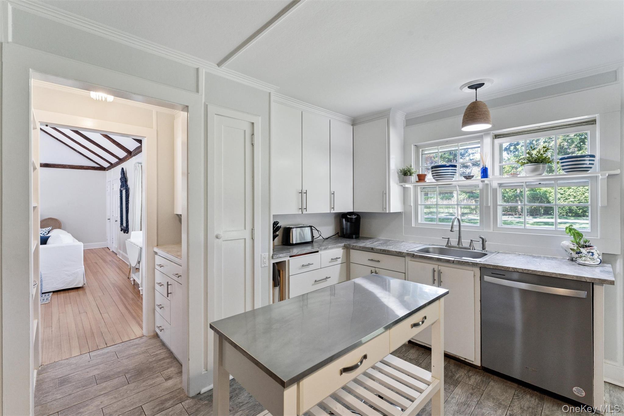 #4 photo, 35 Sheppard Street, サフォーク郡 Quiogue , NY 11978