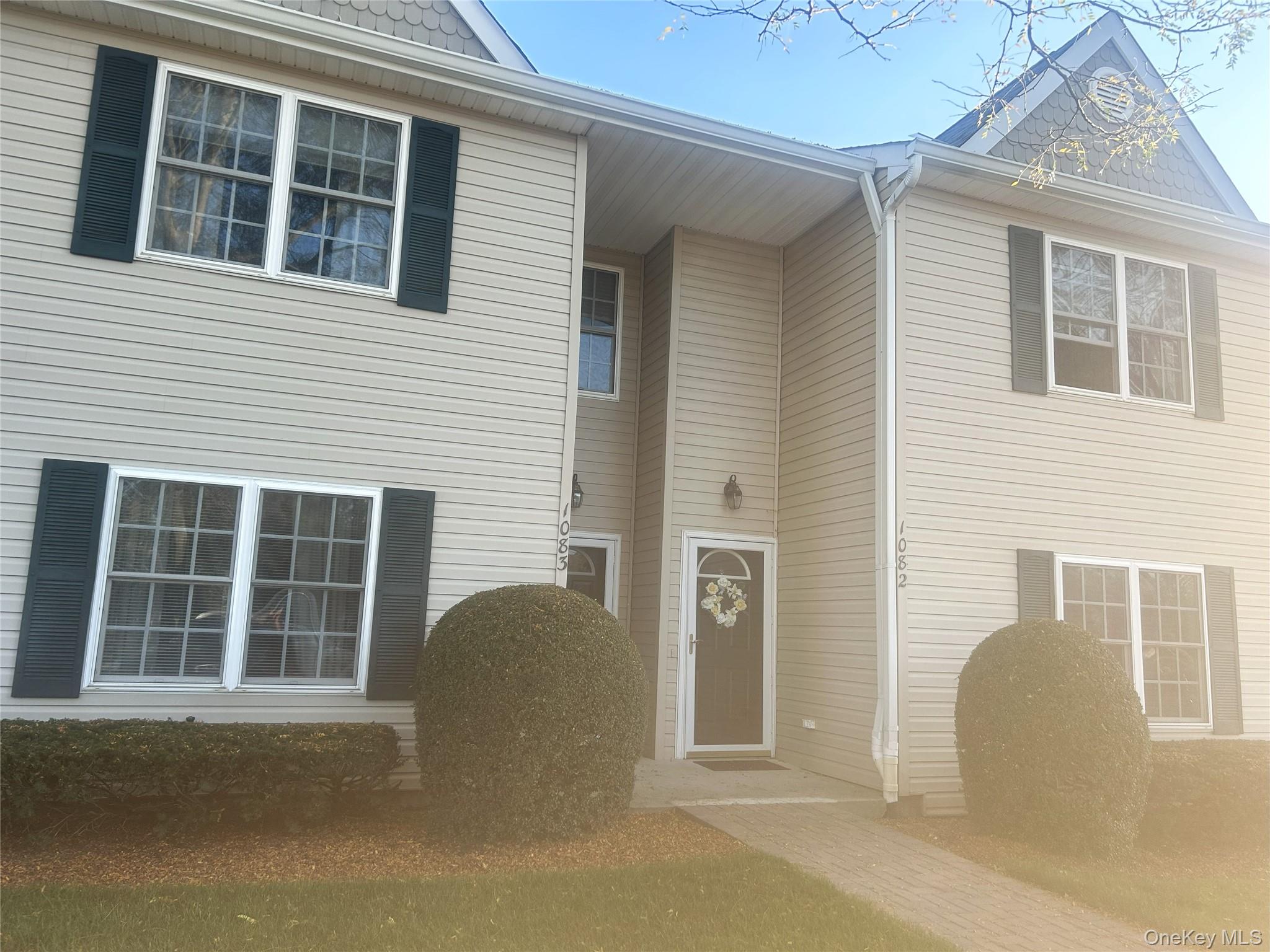 #1 photo, 1082 Savoy Drive, Melville , NY 11747