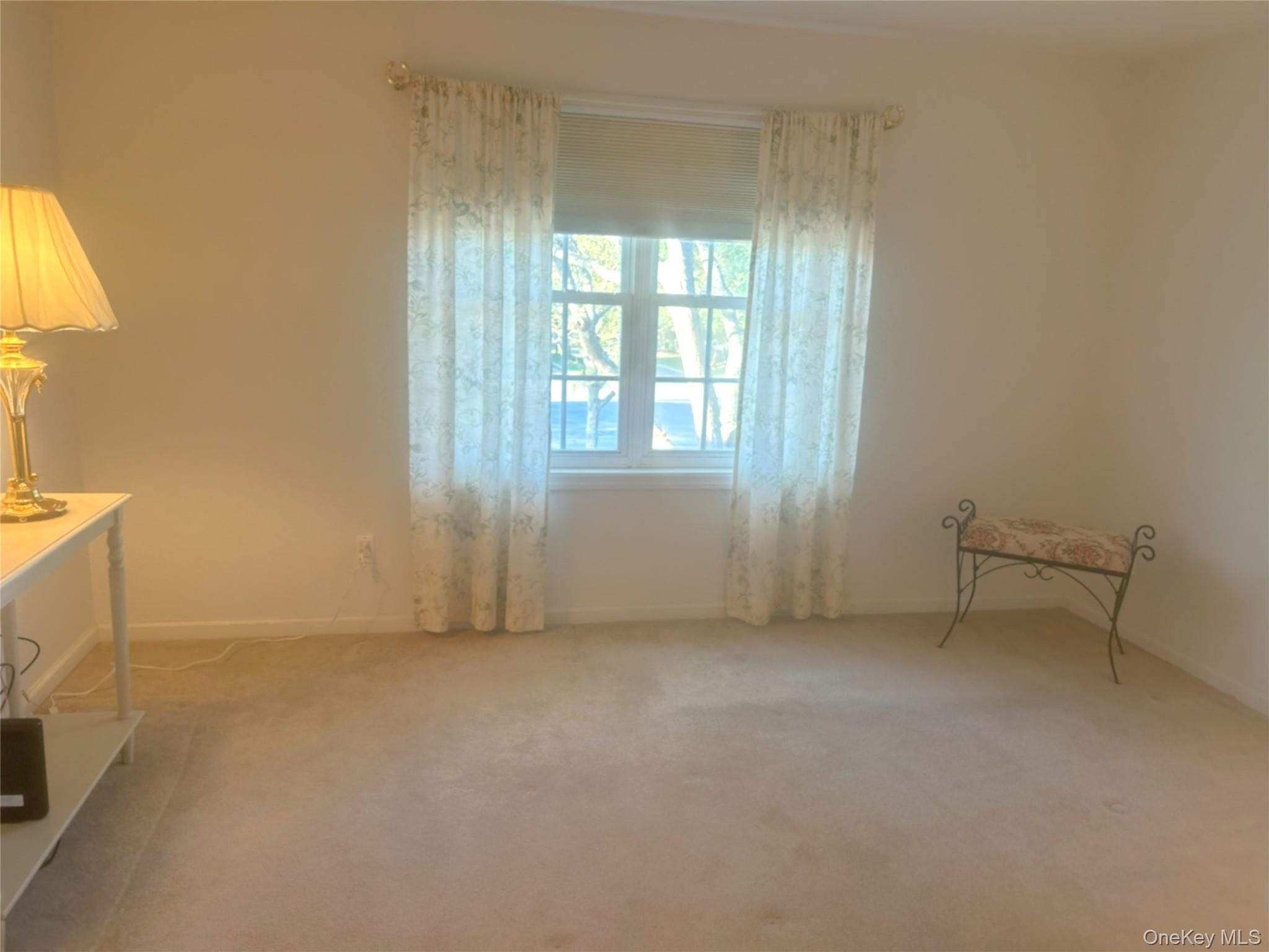 #7 photo, 1082 Savoy Drive, Melville , NY 11747