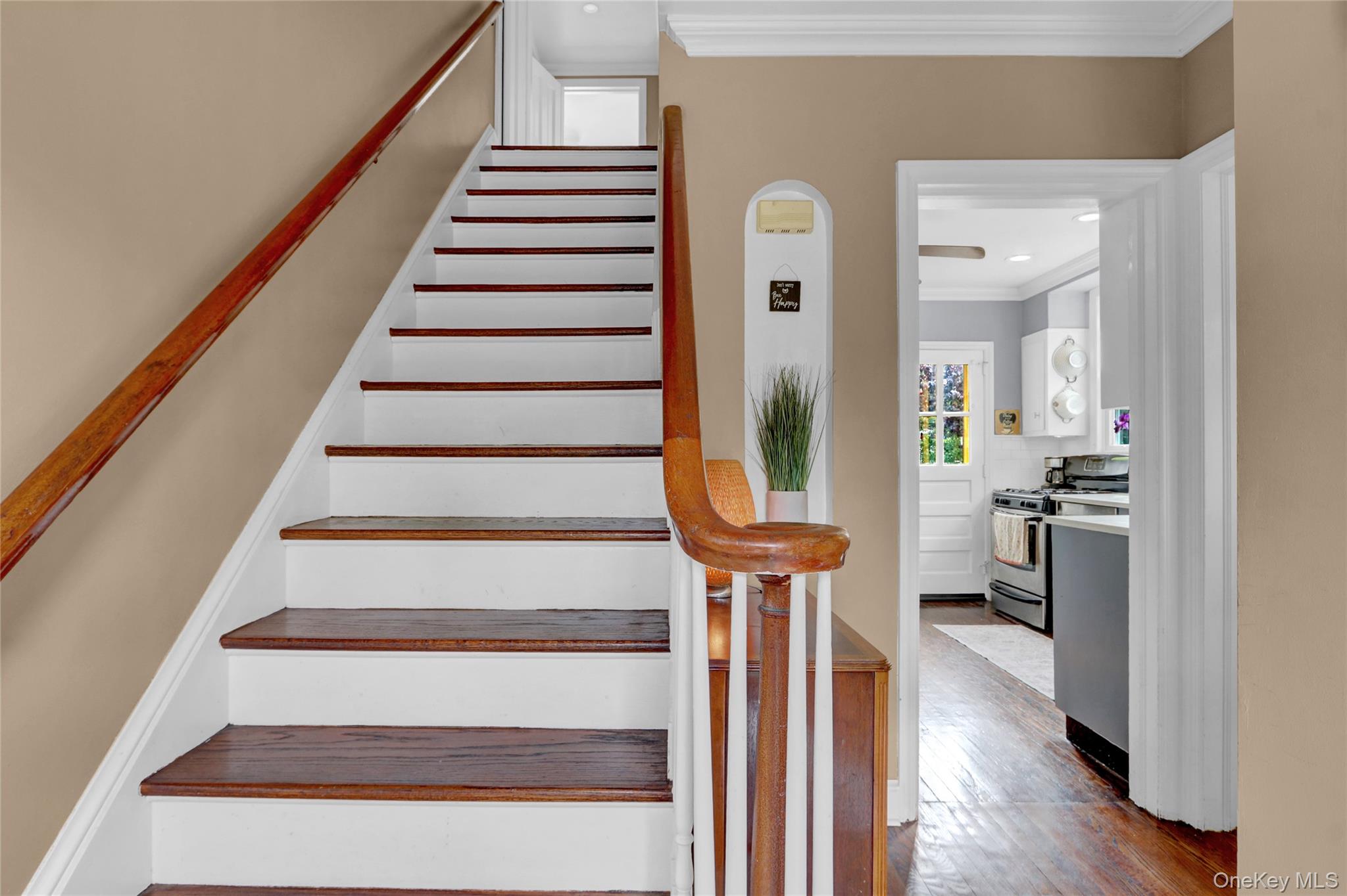 #10 photo, 102 Shinnecock Avenue, Massapequa , NY 11758