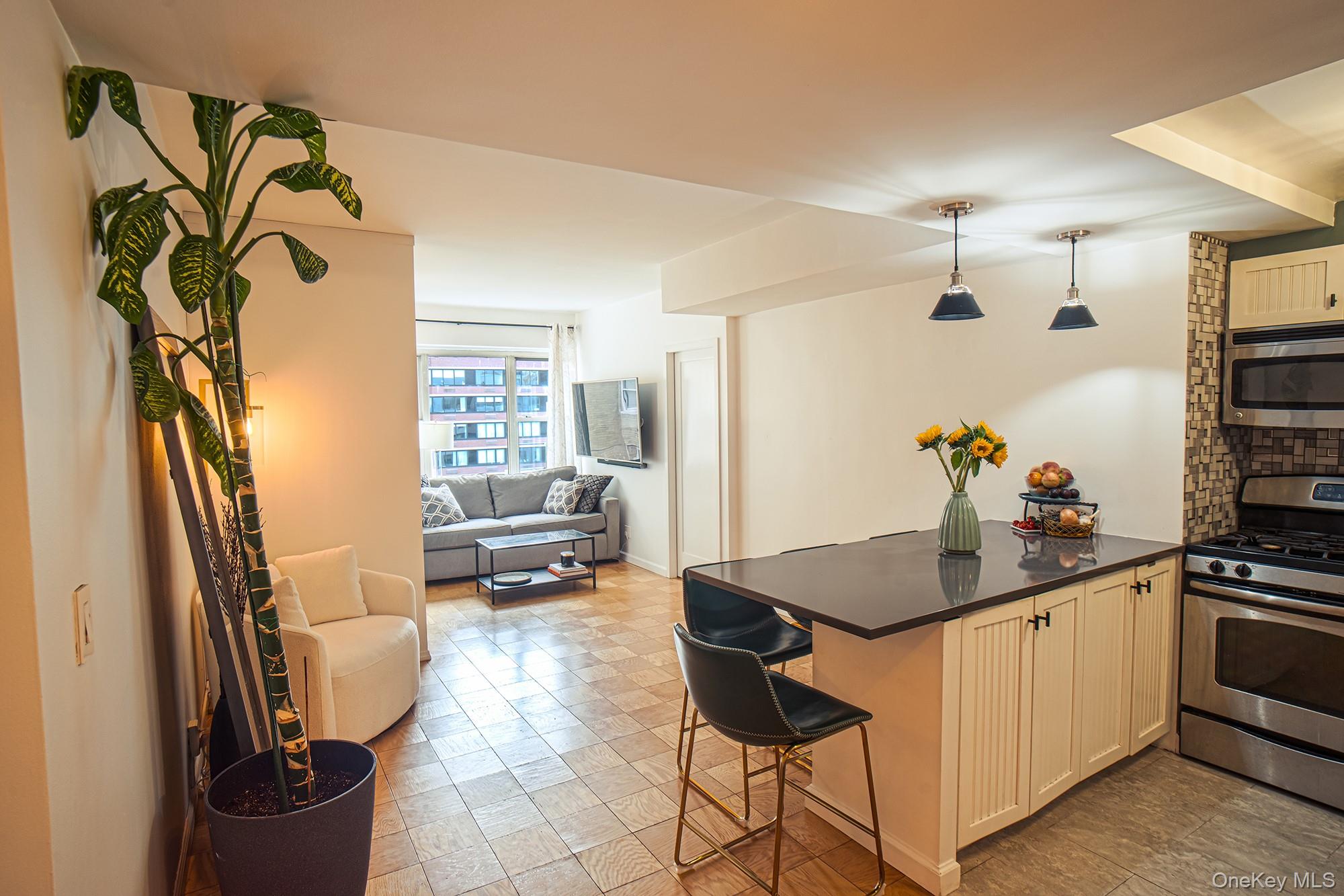 #1 photo, 370 E 76th Street, New York (Manhattan) , NY 10021