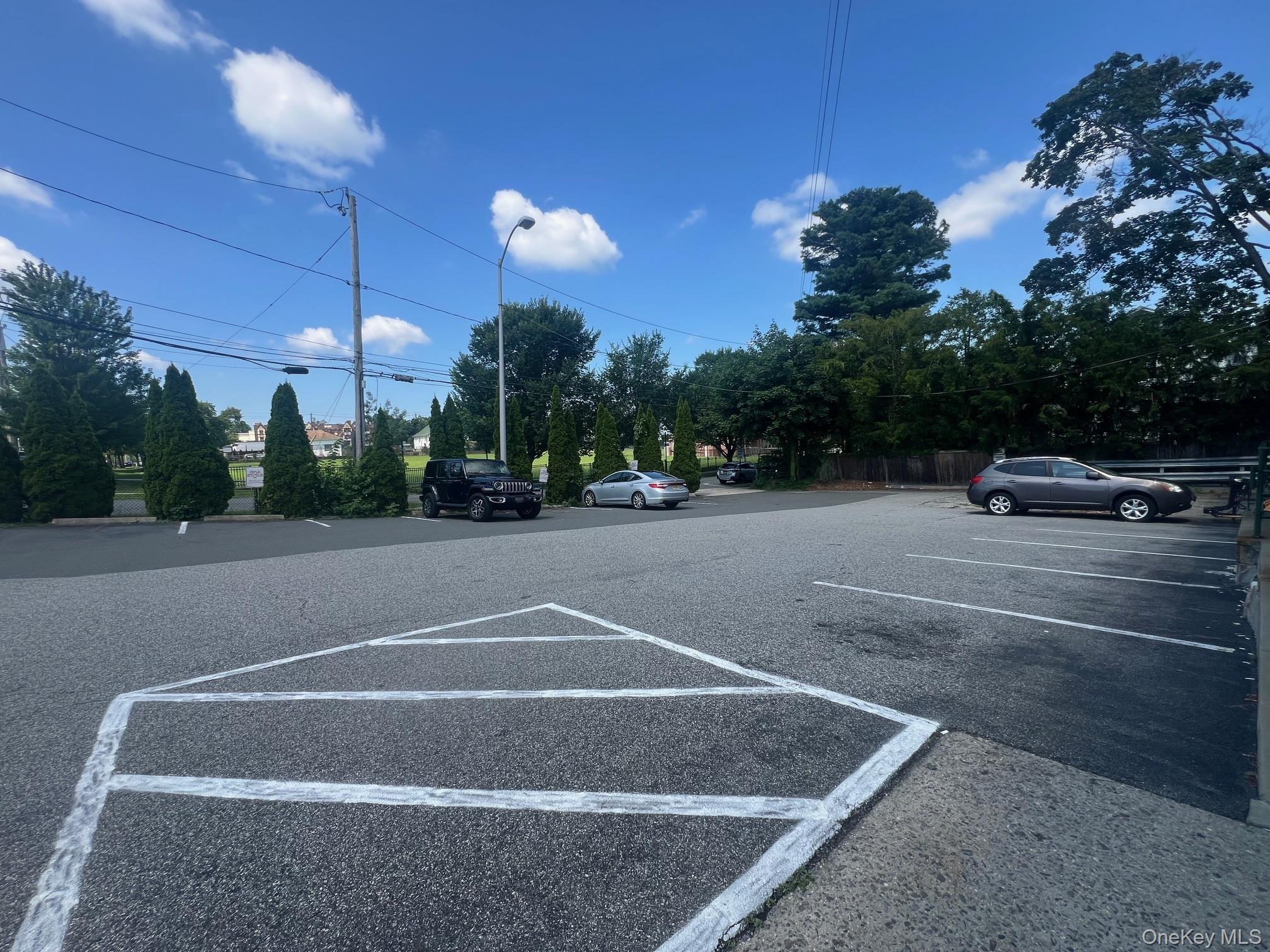 #4 photo, 800 E Boston Post Road, Mamaroneck , NY 10543