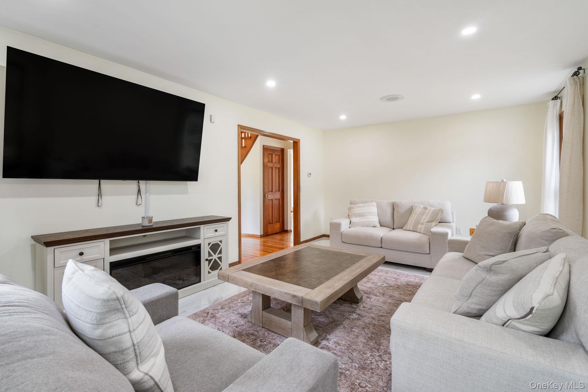 #7 photo, 159 Holmes Road, Newburgh , NY 12550