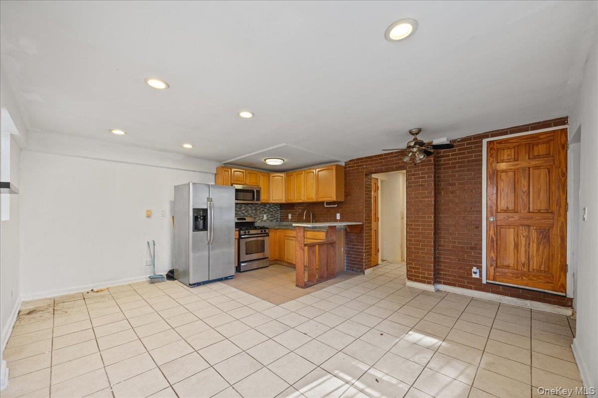 #4 photo, 3607 Irwin Avenue, Bronx , NY 10463