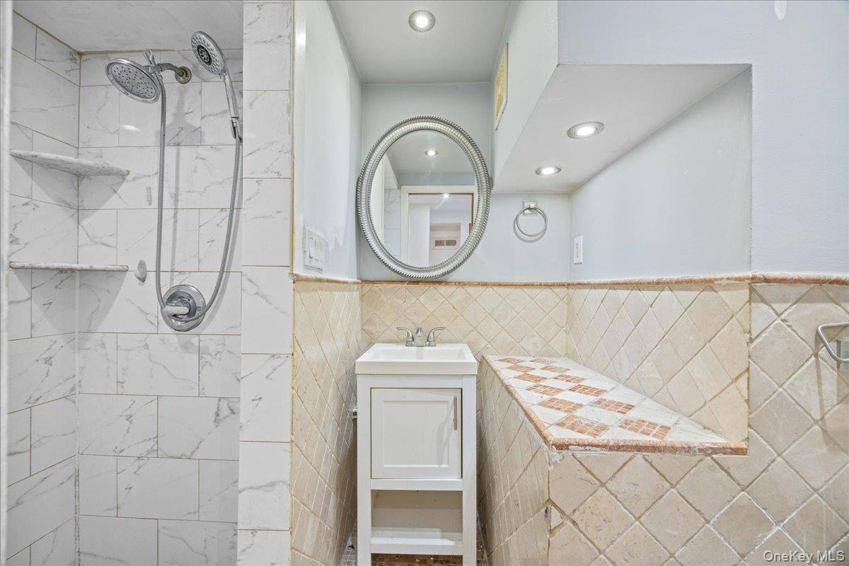 #8 photo, 3607 Irwin Avenue, Bronx , NY 10463