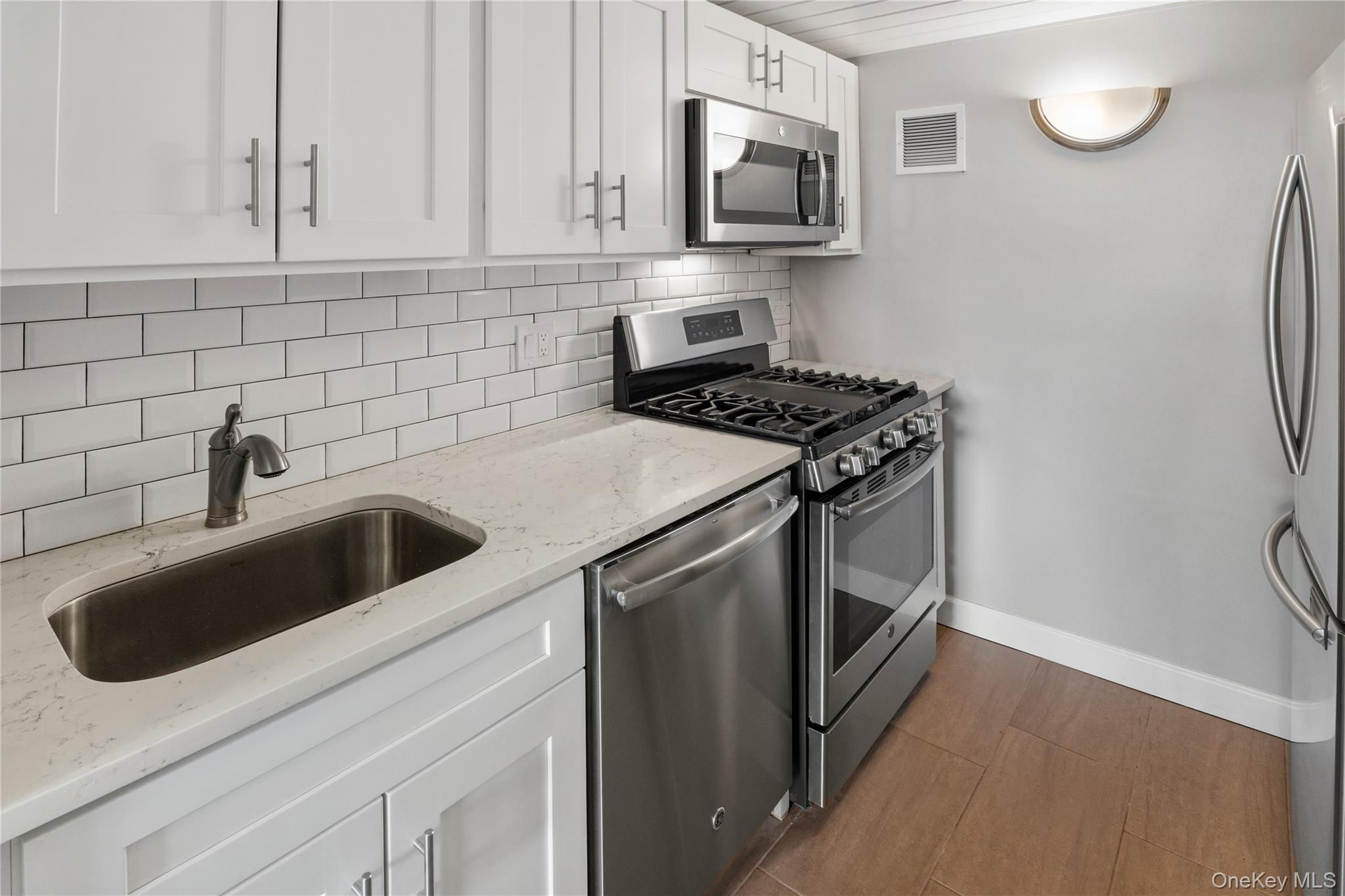 #12 photo, 1 Landmark Square, Port Chester , NY 10573