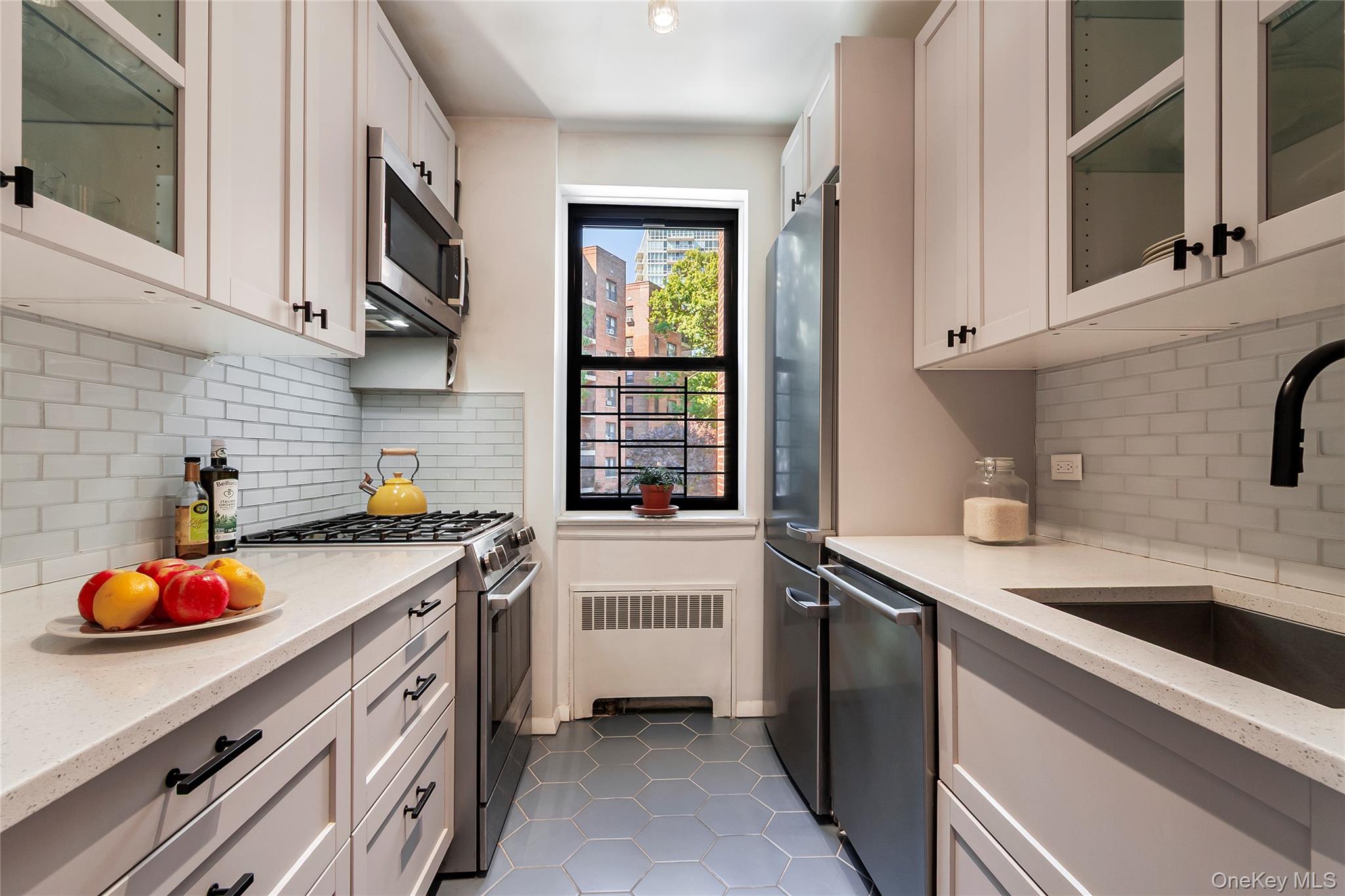 #3 photo, 3635 Johnson Avenue, Bronx , NY 10463