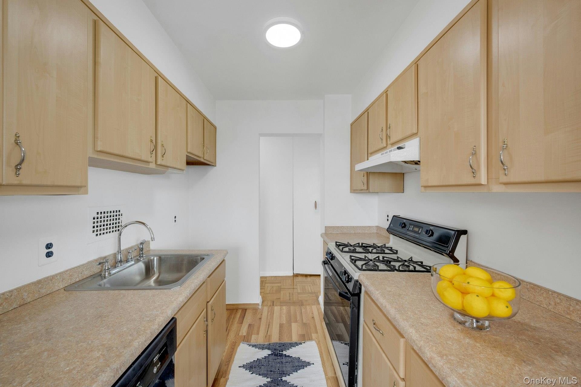 #9 photo, 1853 Central Park Avenue, Yonkers , NY 10710