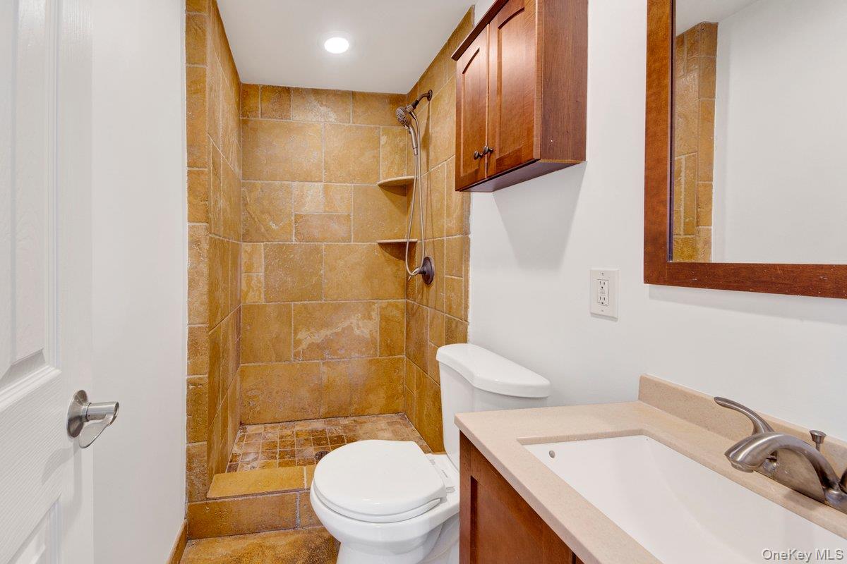 #15 photo, 3088 Mullan Place, Bronx , NY 10465