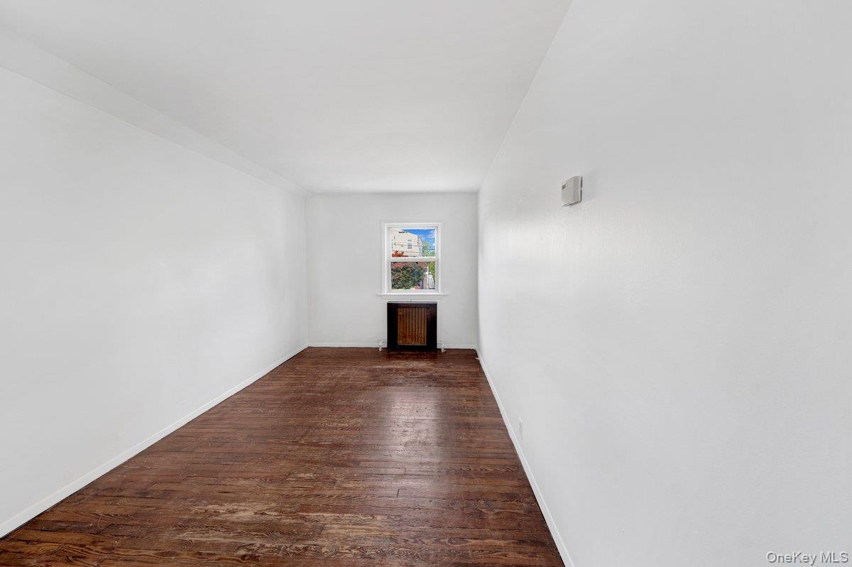 #5 photo, 3088 Mullan Place, Bronx , NY 10465