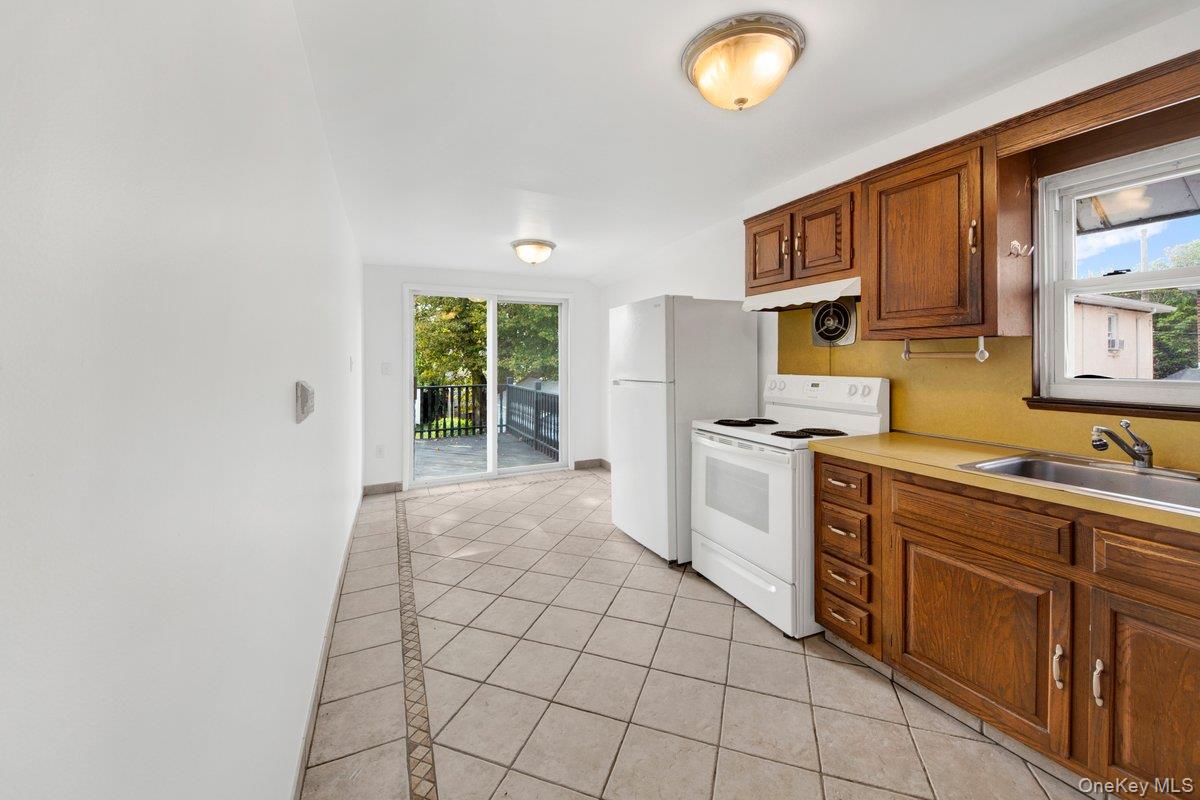 #9 photo, 3088 Mullan Place, Bronx , NY 10465