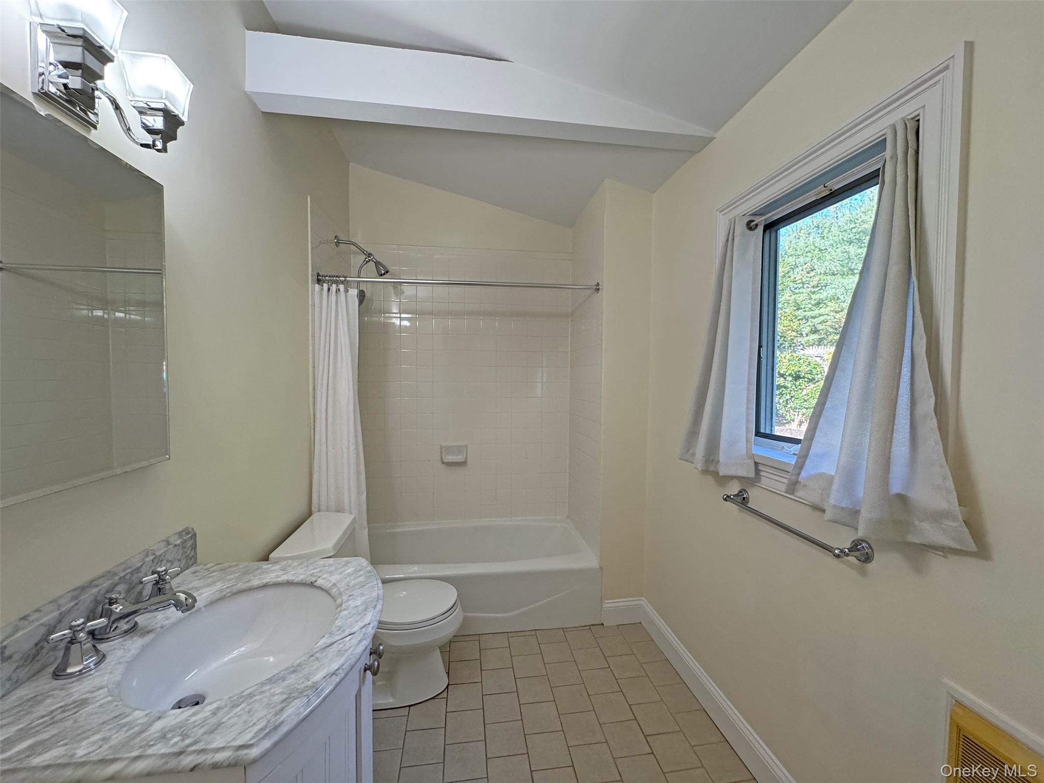 #18 photo, 11 Country Ridge Drive, Rye Brook , NY 10573