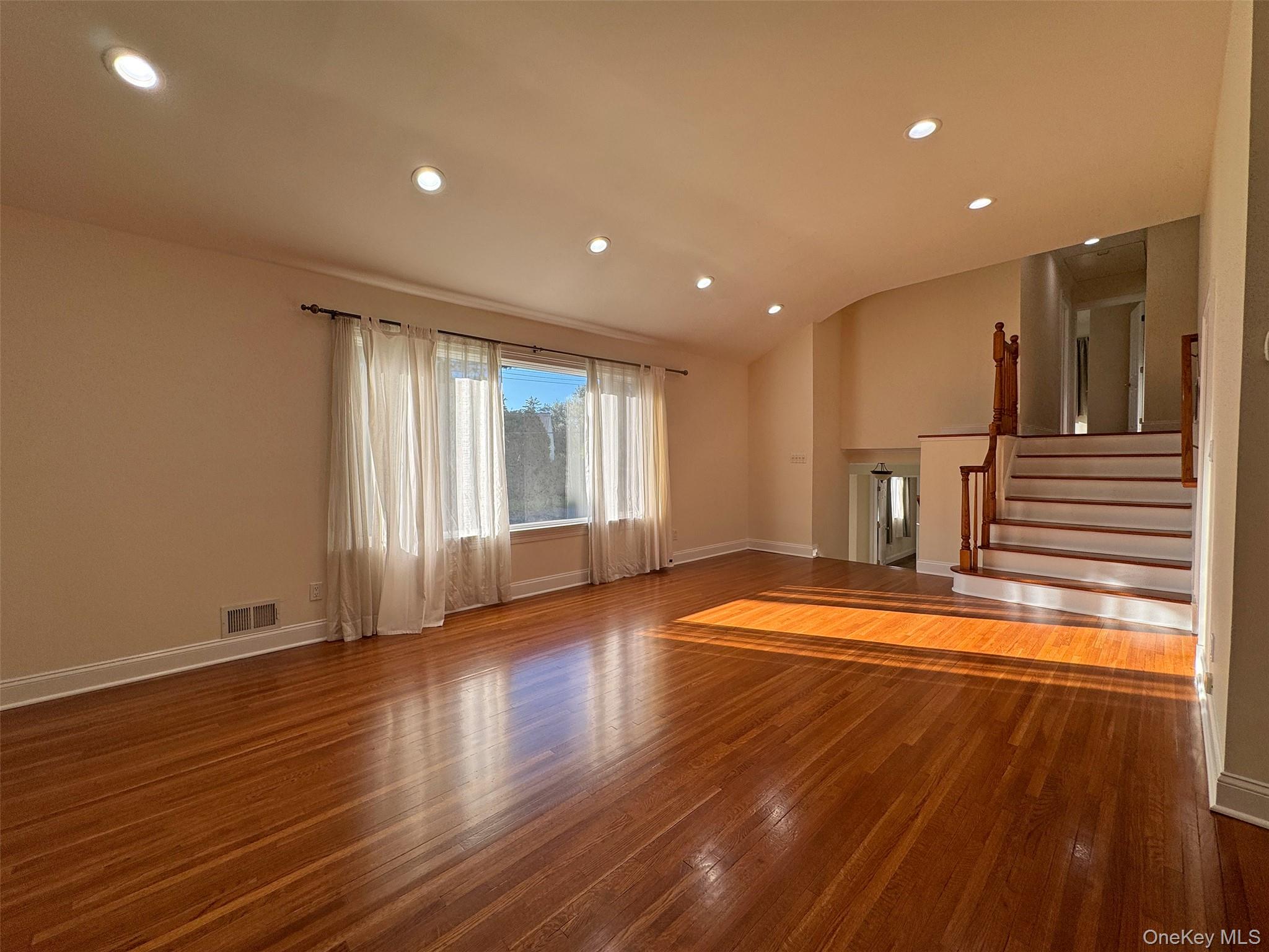 #4 photo, 11 Country Ridge Drive, Rye Brook , NY 10573