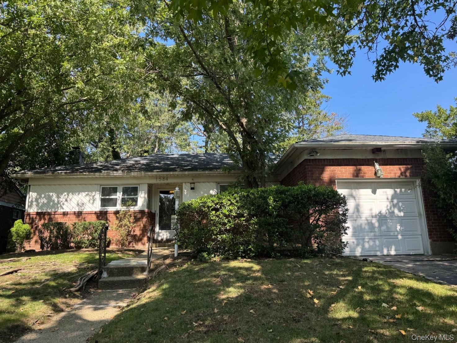 #1 photo, 1584 Kew Avenue, Hewlett , NY 11557