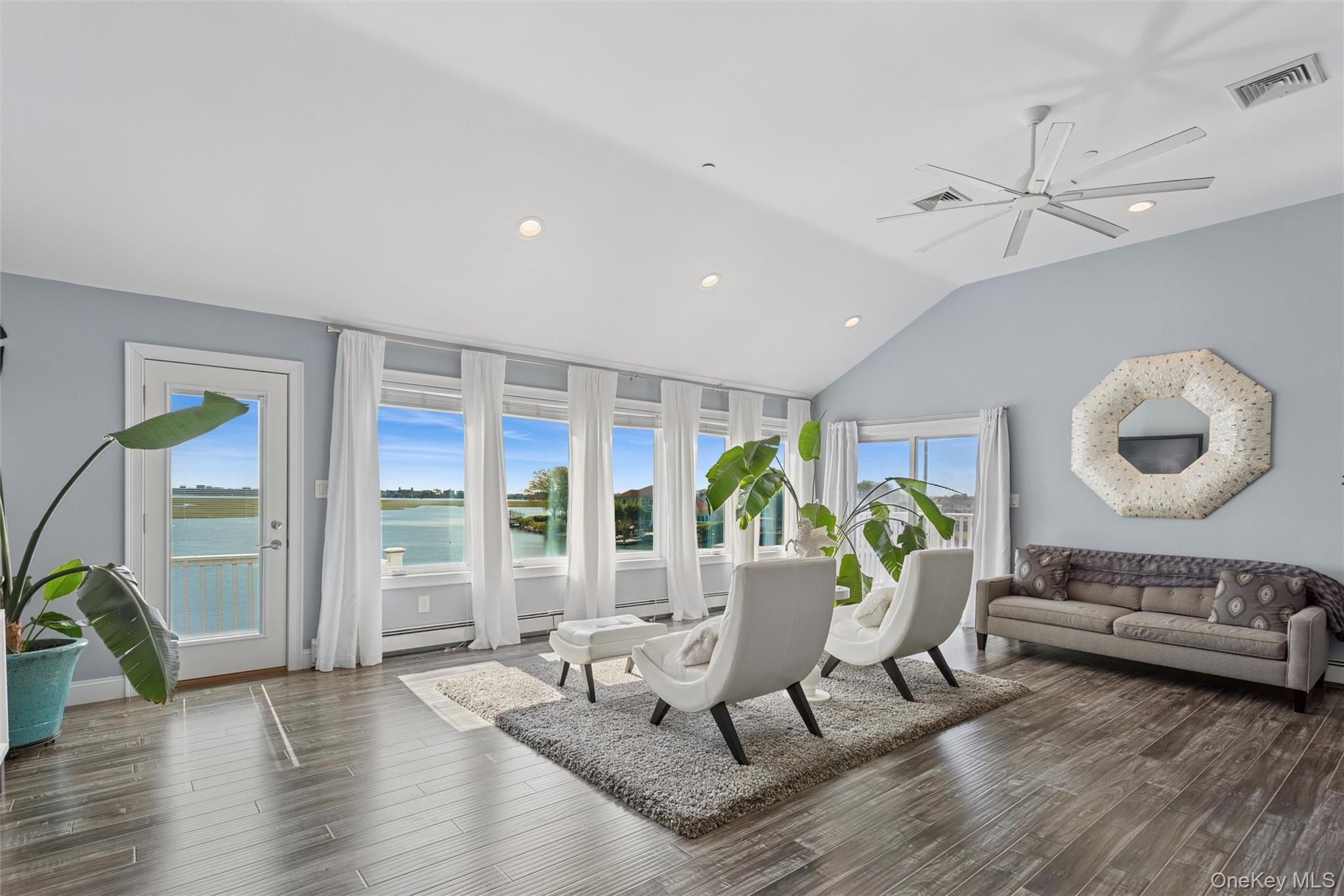 #4 photo, 210 Saratoga Boulevard, Island Park , NY 11558