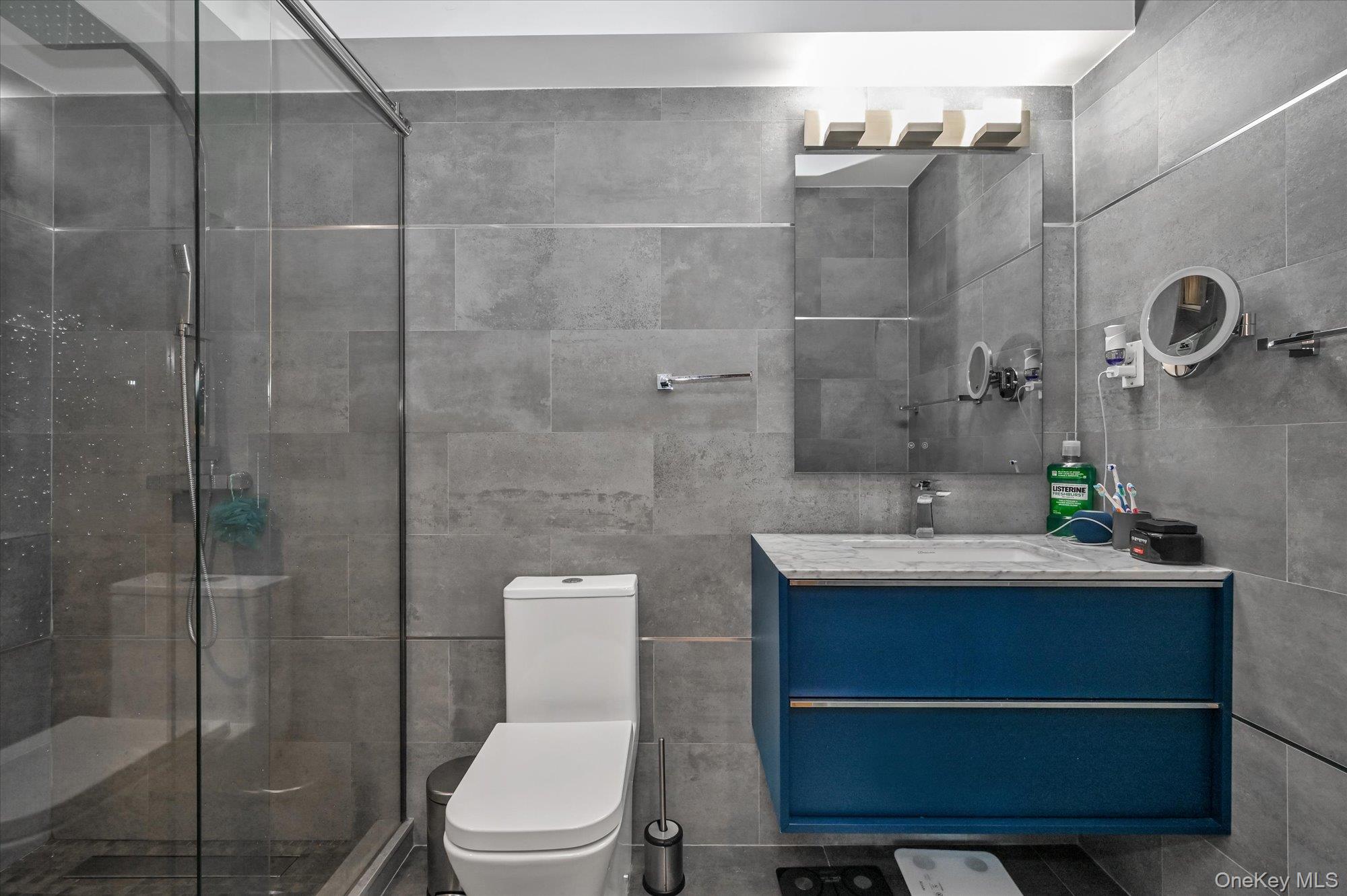 #13 photo, 81-14 Queens Boulevard, Elmhurst , NY 11373