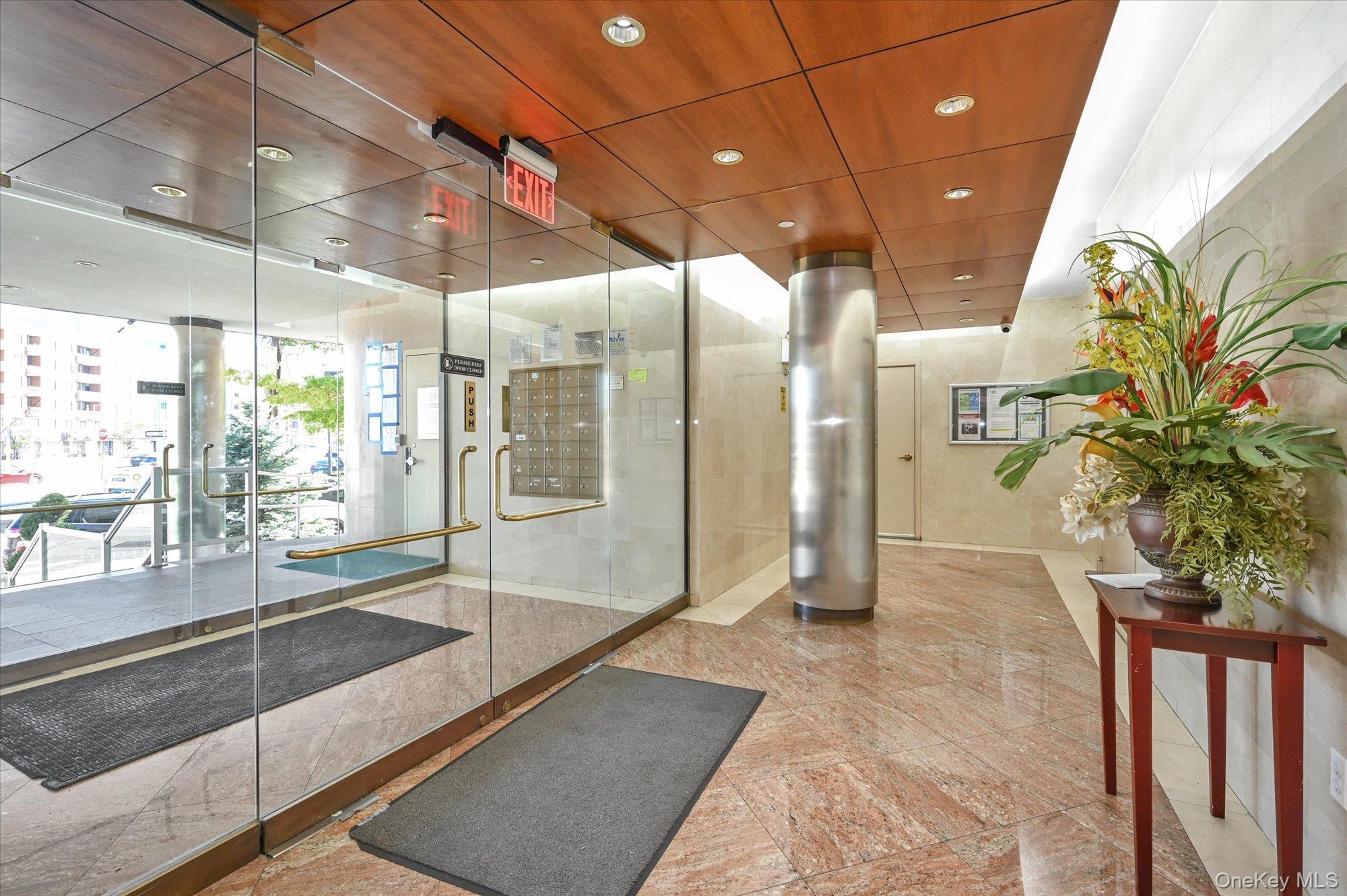 #17 photo, 81-14 Queens Boulevard, Elmhurst , NY 11373