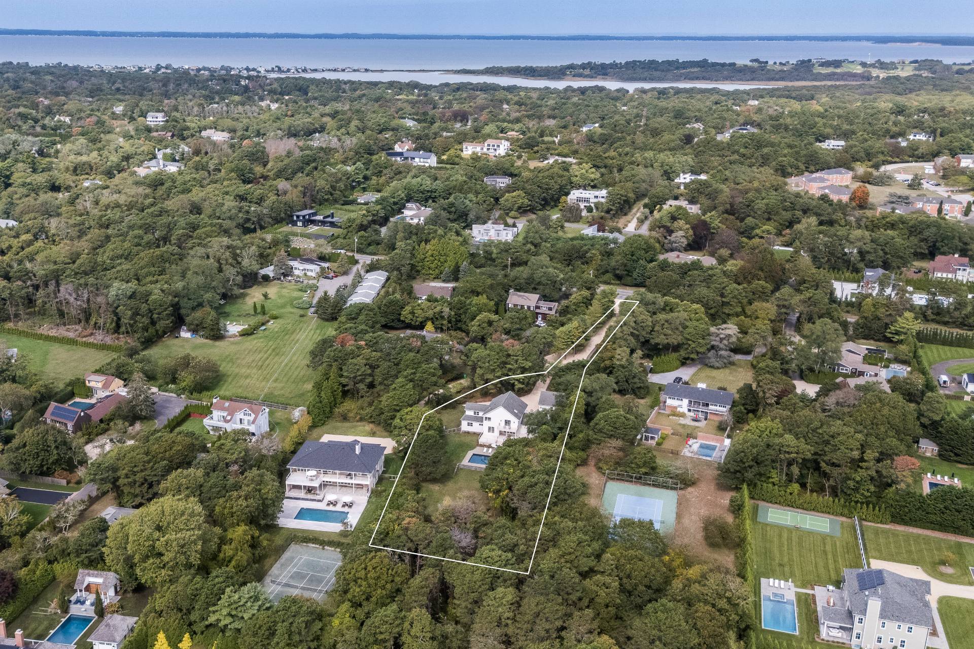 #39 photo, 286 MONTAUK HWY, Southampton , NY 11968