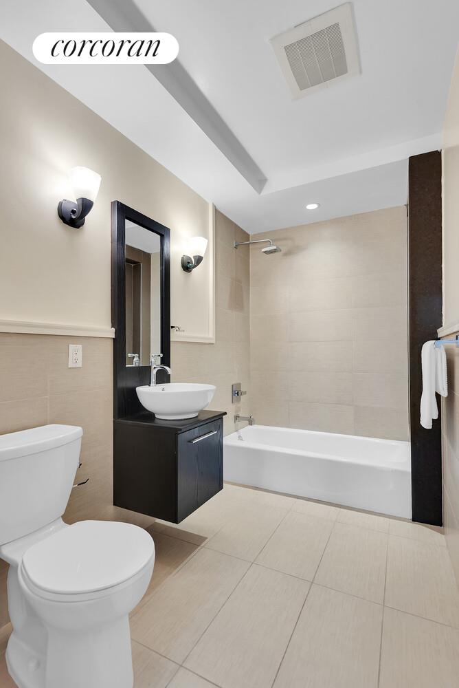 #8 photo, 30-11 21ST Street, クイーンズ区 Astoria , NY 11102