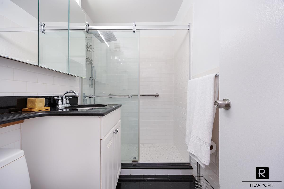 #9 photo, 77 W 55th Street, マンハッタン Midtown West , NY 10019