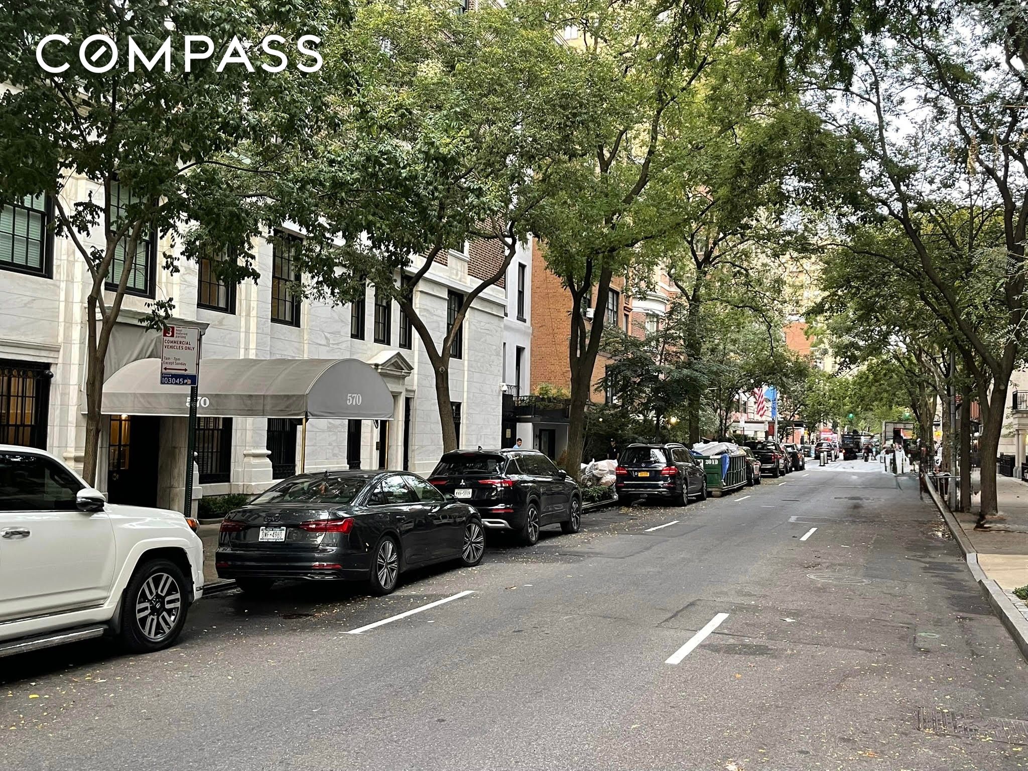 #20 photo, 570 Park Avenue, Lenox Hill , NY 10065