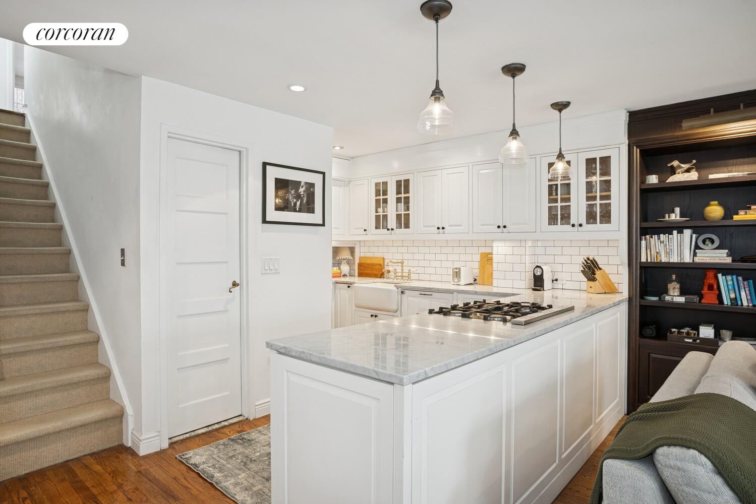 #4 photo, 443 W 24TH Street, マンハッタン Chelsea , NY 10011