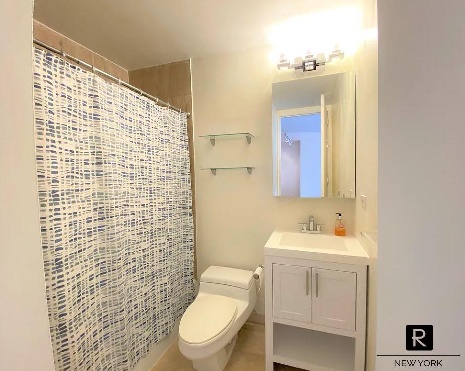 #8 photo, New York City, マンハッタン Clinton , NY 10019