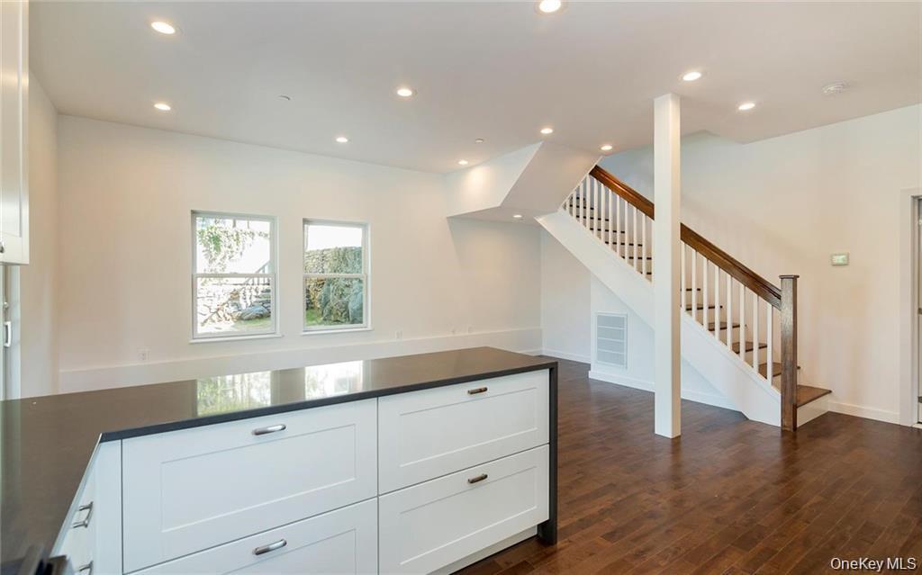 #4 photo, 51 High Street, Tarrytown , NY 10591