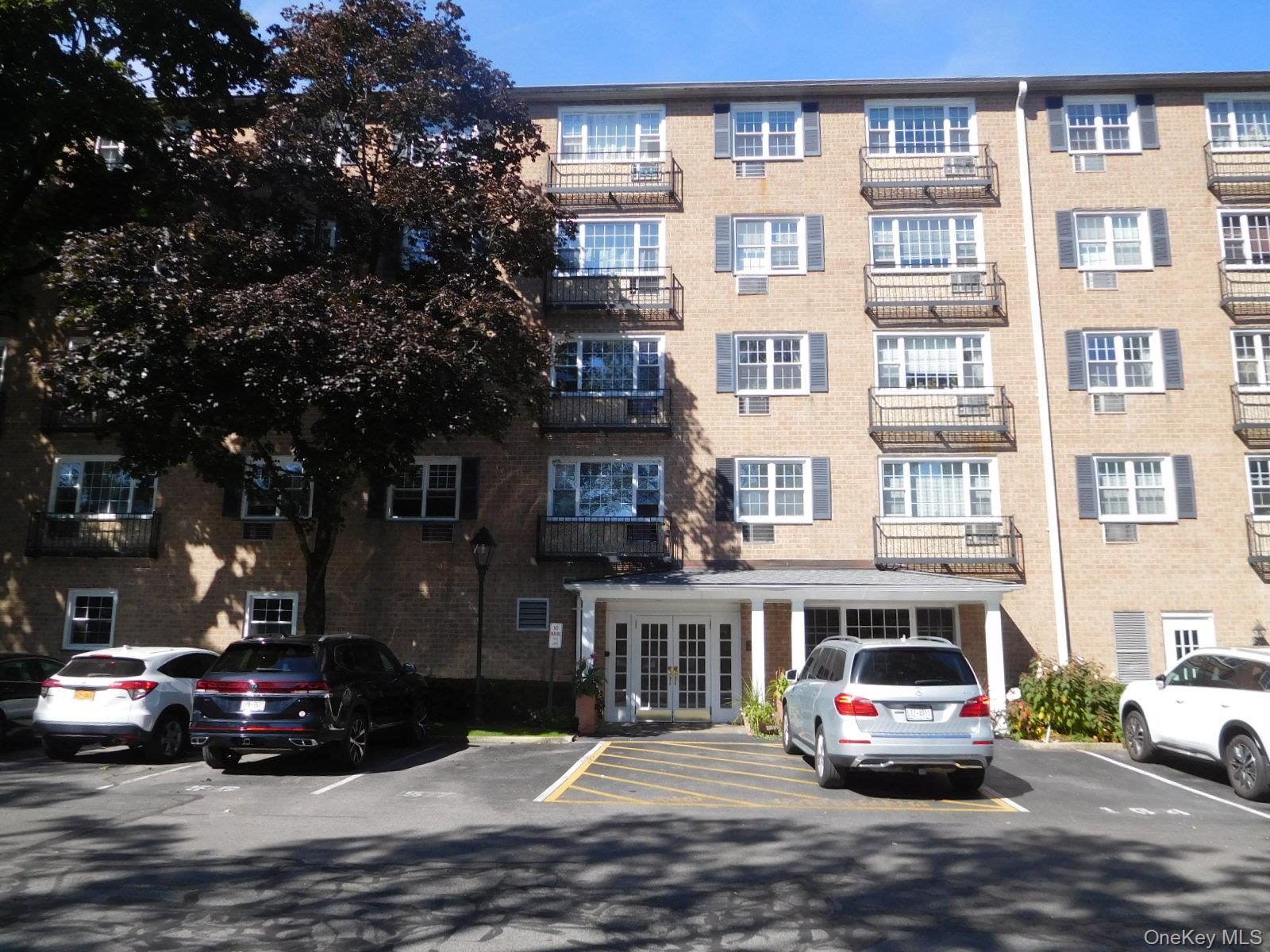 #1 photo, 2 Consulate Drive, Tuckahoe , NY 10707