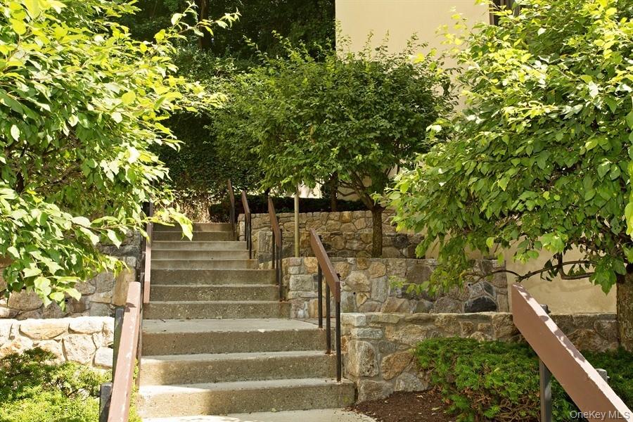 #2 photo, 356 North Greeley Avenue, Chappaqua , NY 10514