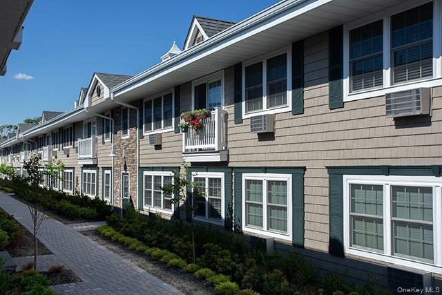 #1 photo, 333 Candee Avenue, サフォーク郡 Sayville , NY 11782