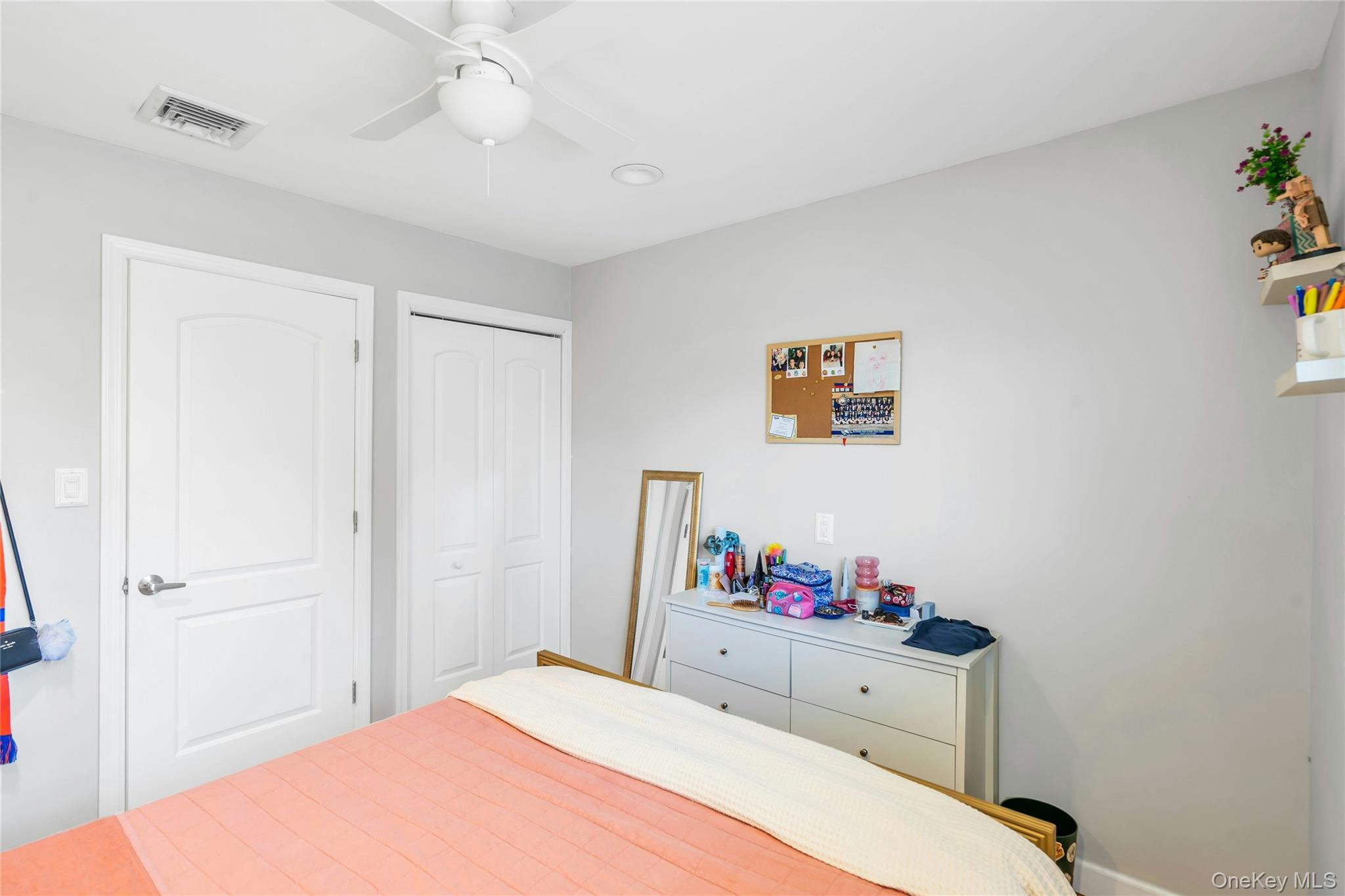 #17 photo, 18 Haypath Road, Bethpage , NY 11714