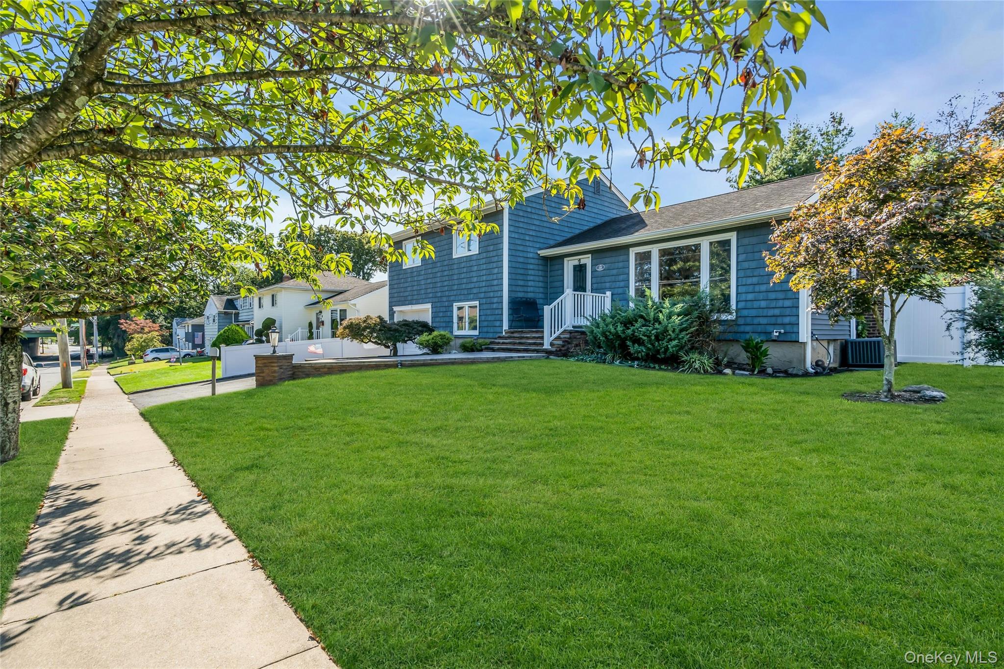 #2 photo, 18 Haypath Road, Bethpage , NY 11714