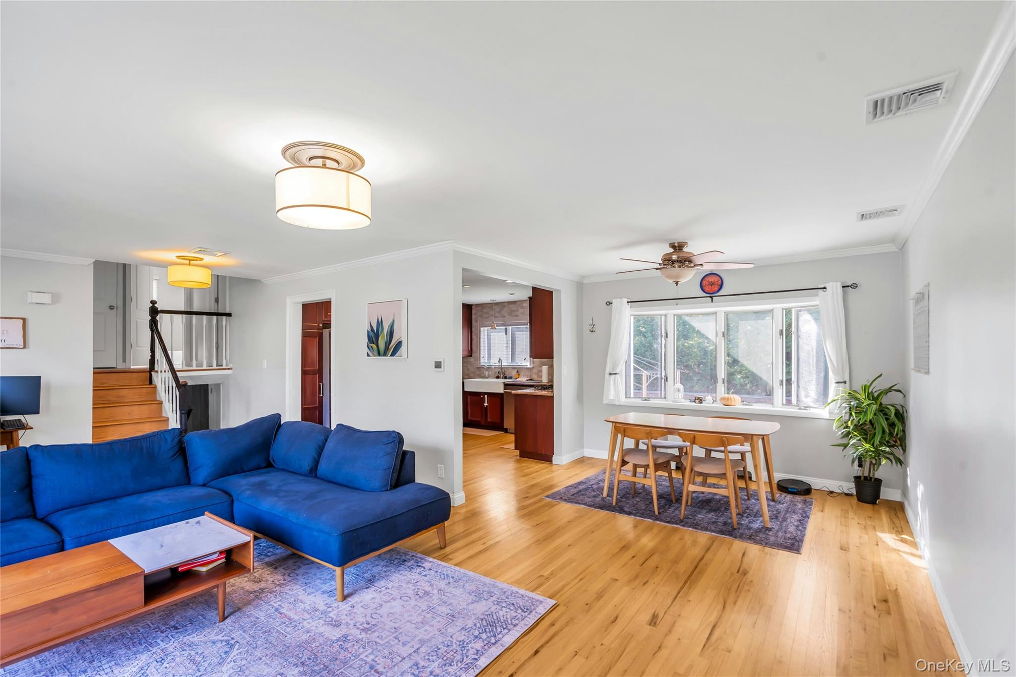 #6 photo, 18 Haypath Road, Bethpage , NY 11714