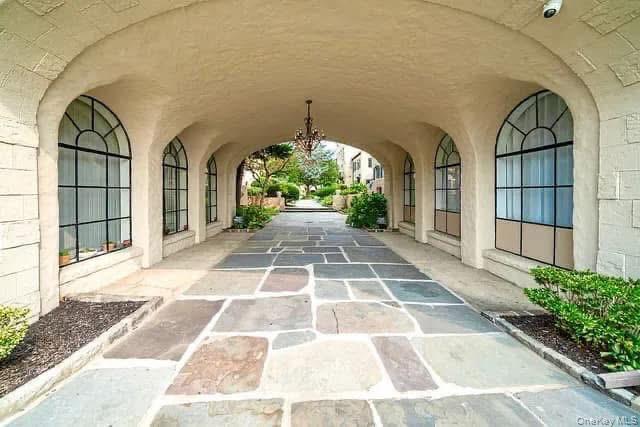 #1 photo, 215 Middle Neck Road, ग्रेट नेक Great Neck , NY 11021