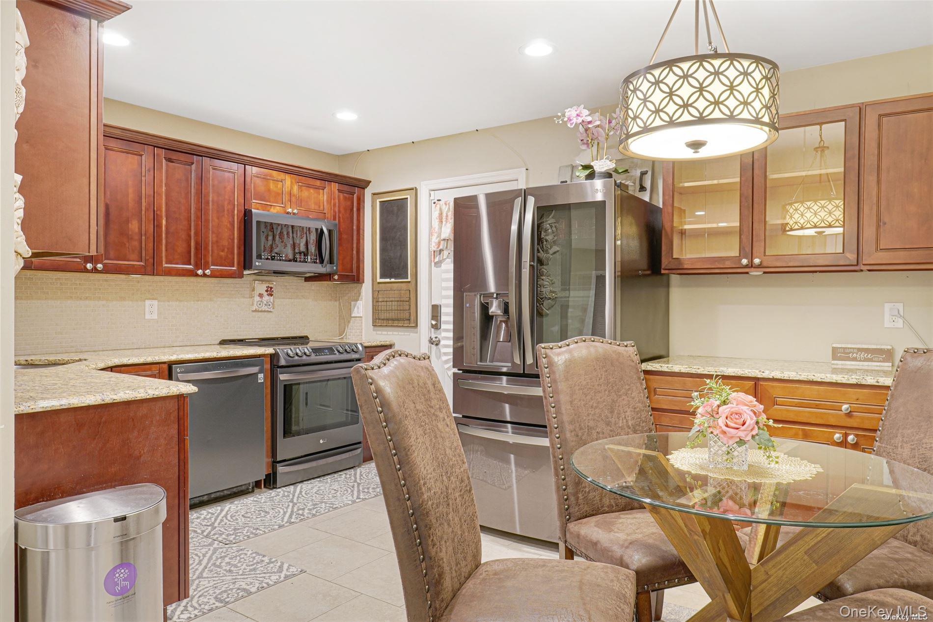 #4 photo, 18 Plow Lane, Levittown , NY 11756