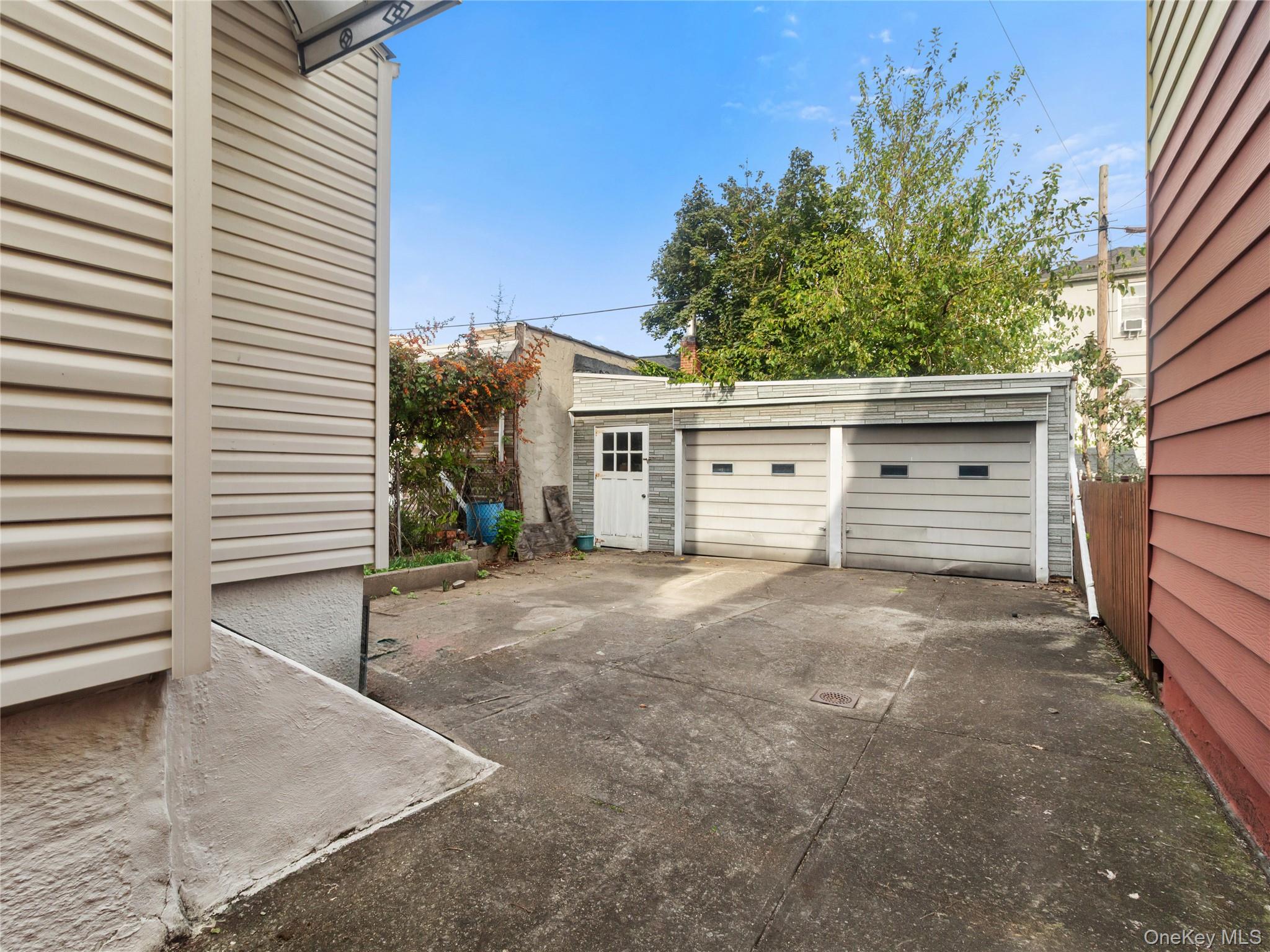 #13 photo, 7021 72nd Place, Glendale , NY 11385