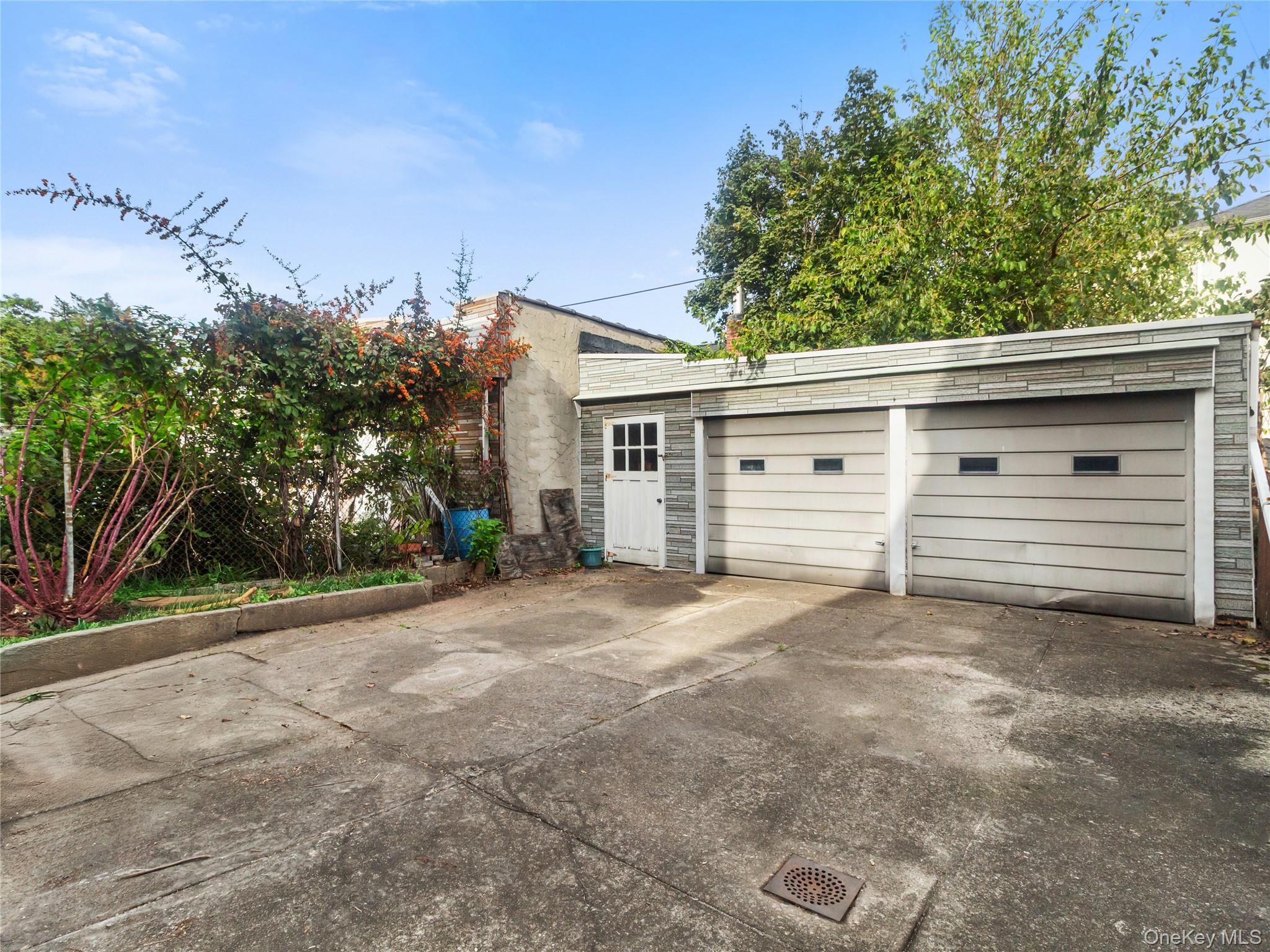 #14 photo, 7021 72nd Place, Glendale , NY 11385