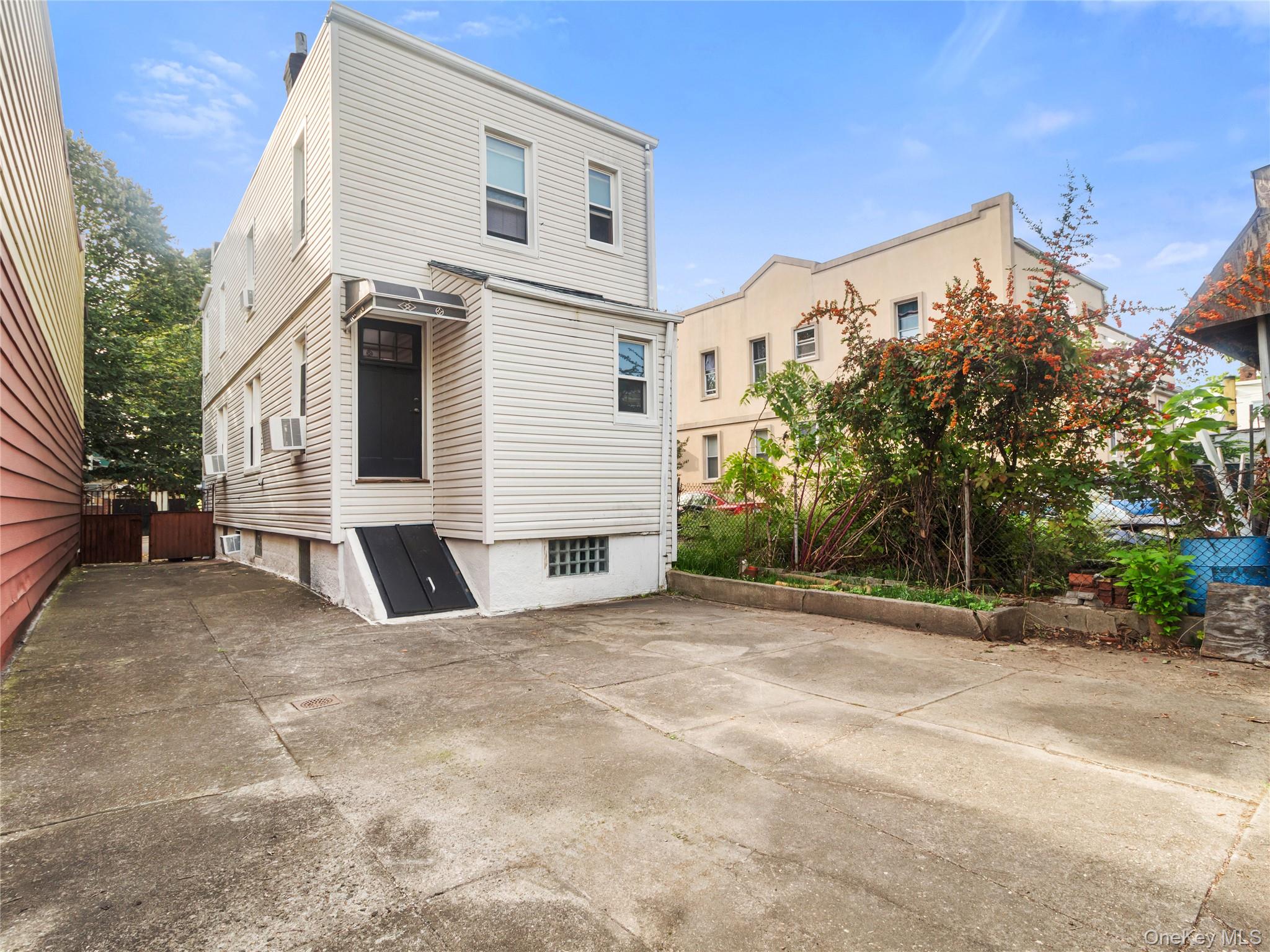 #15 photo, 7021 72nd Place, Glendale , NY 11385