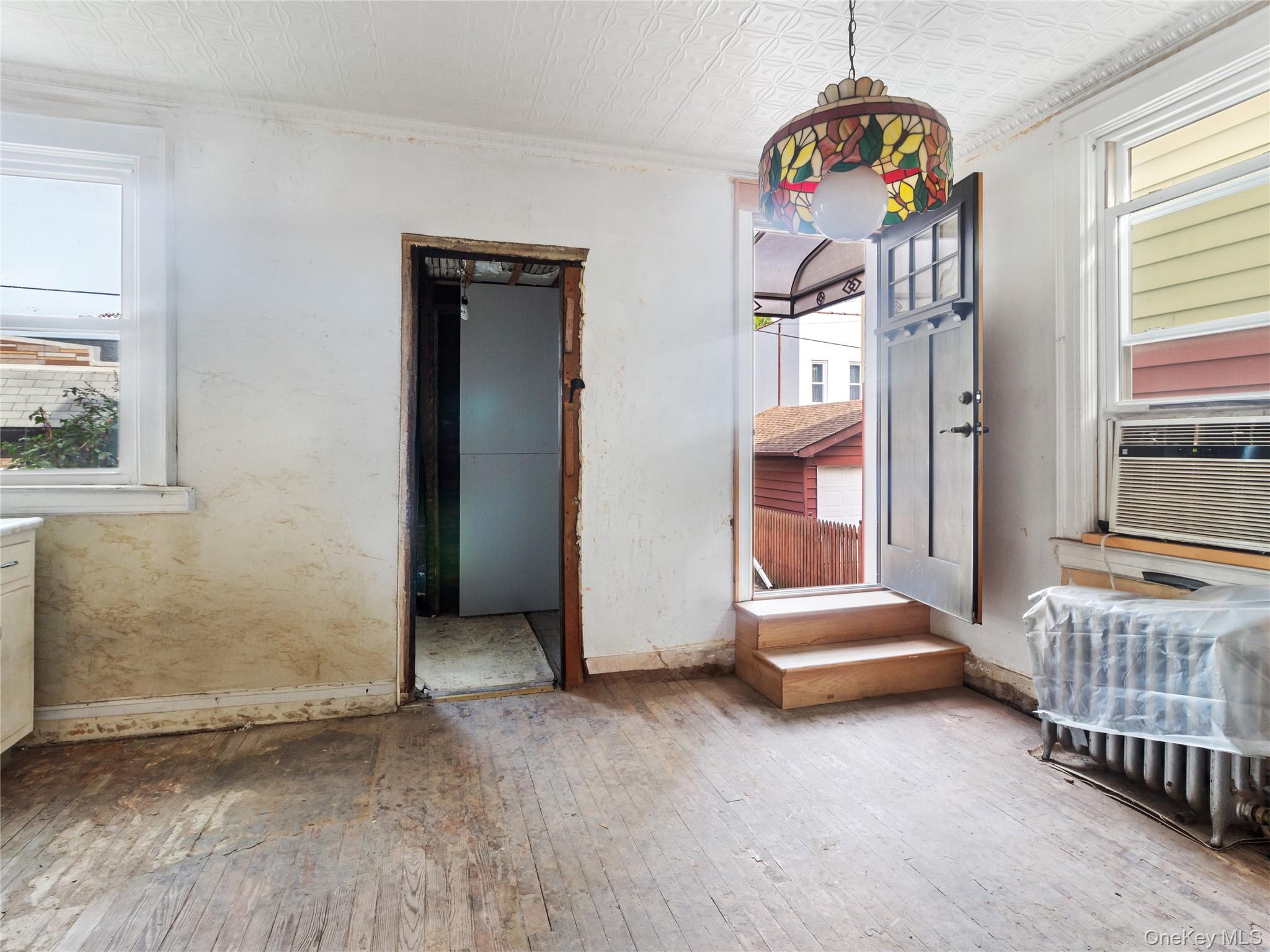 #8 photo, 7021 72nd Place, Glendale , NY 11385