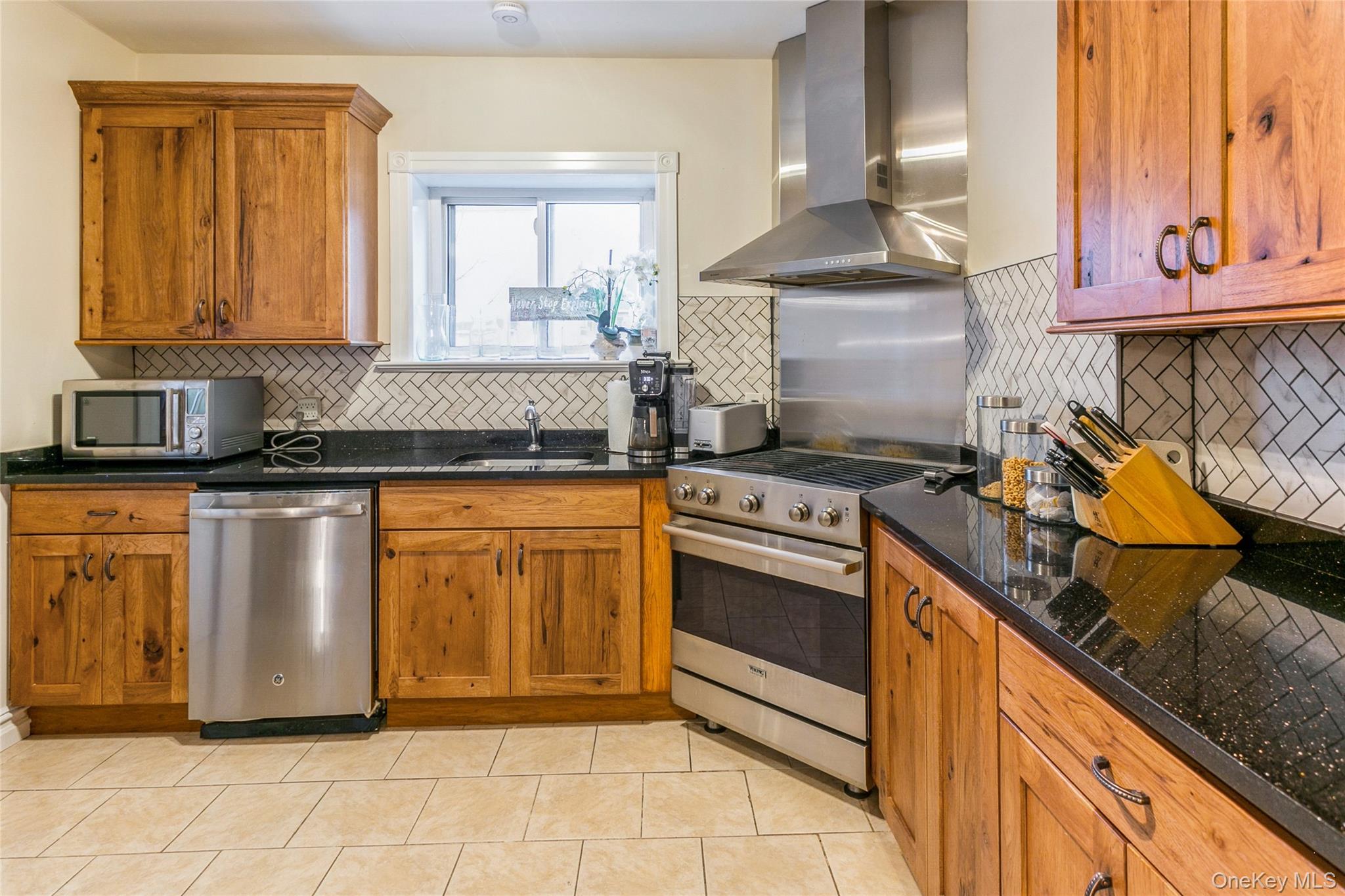 #7 photo, 9515 242 Street, Floral Park , NY 11001