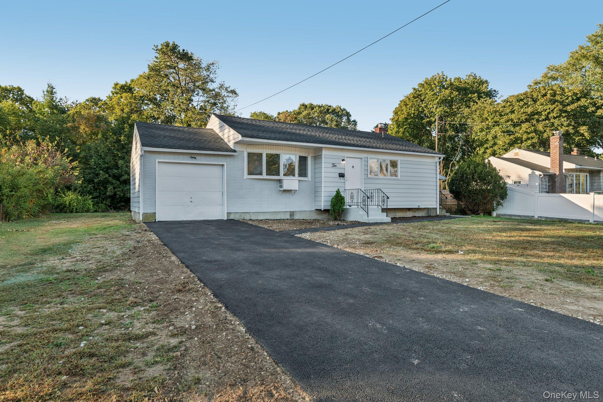 #2 photo, 10 Ehler Street, Brentwood , NY 11717