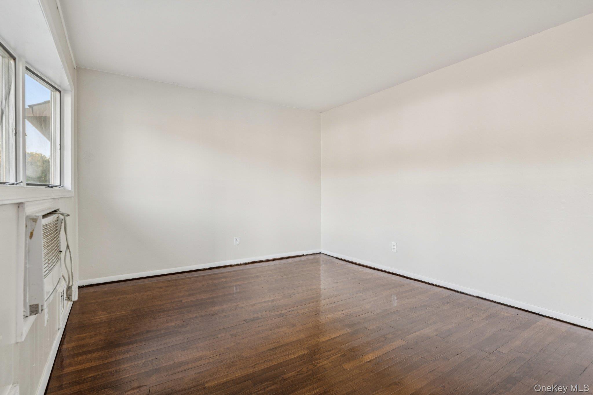 #4 photo, 10 Ehler Street, Brentwood , NY 11717