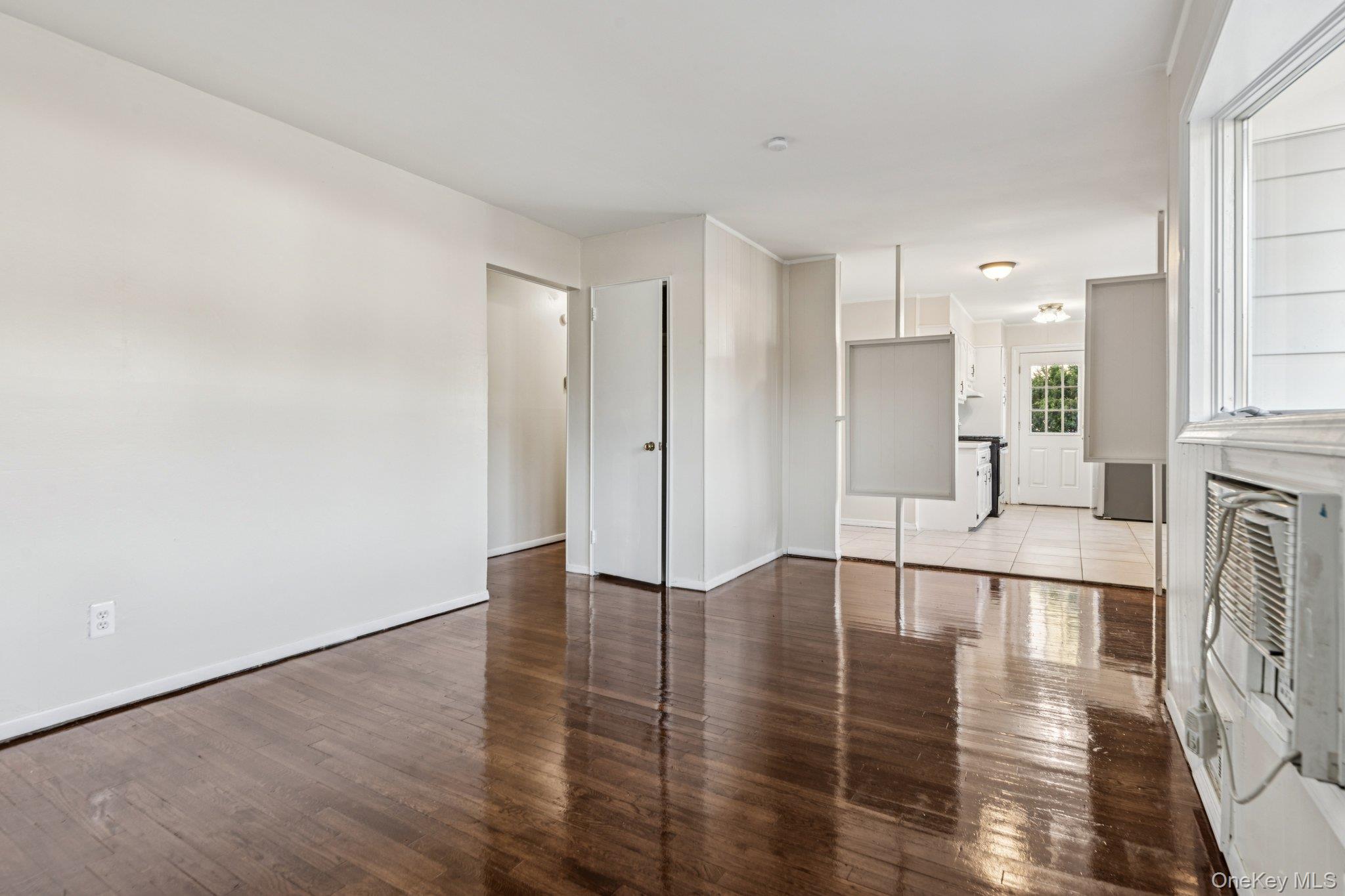 #6 photo, 10 Ehler Street, Brentwood , NY 11717