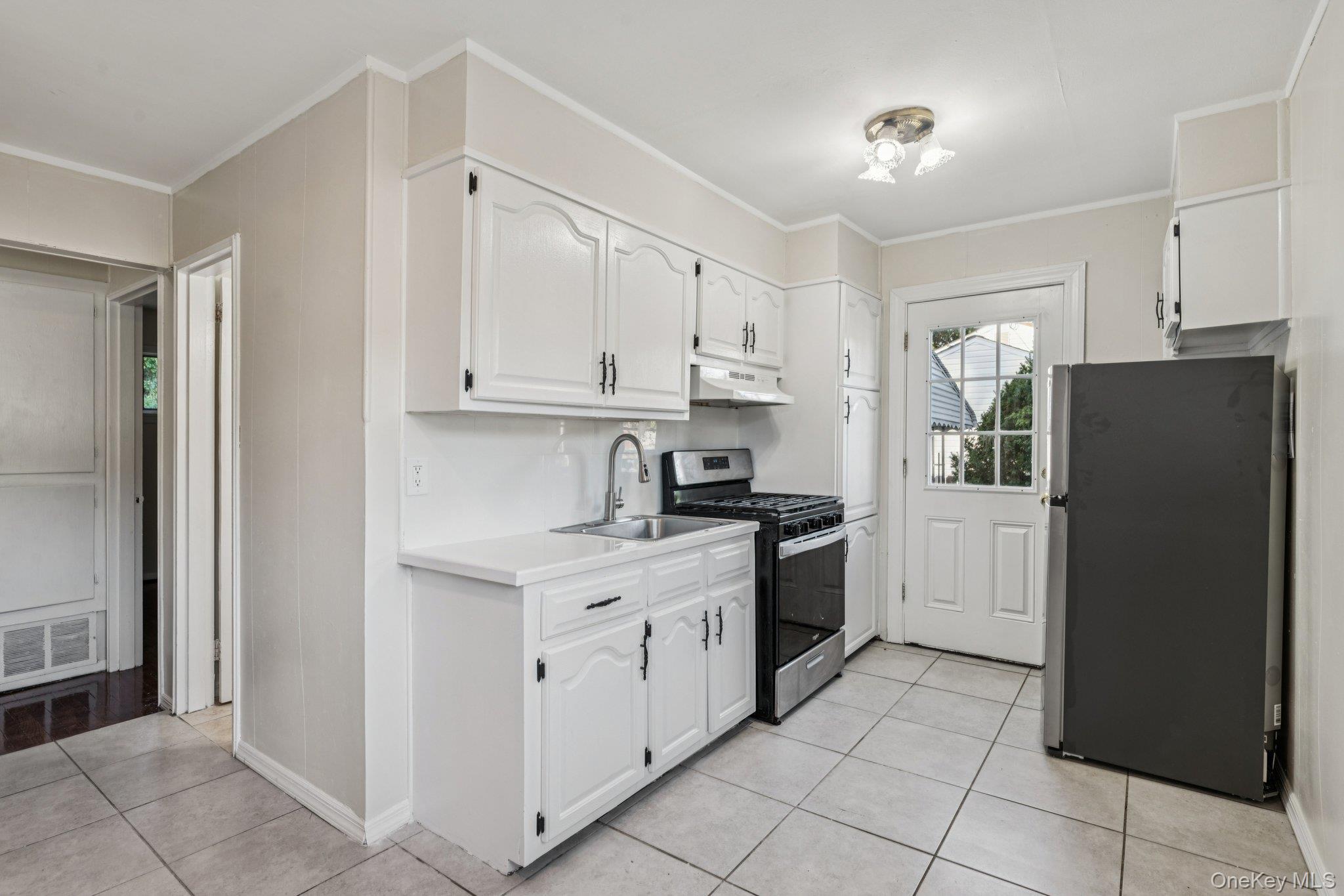 #7 photo, 10 Ehler Street, Brentwood , NY 11717