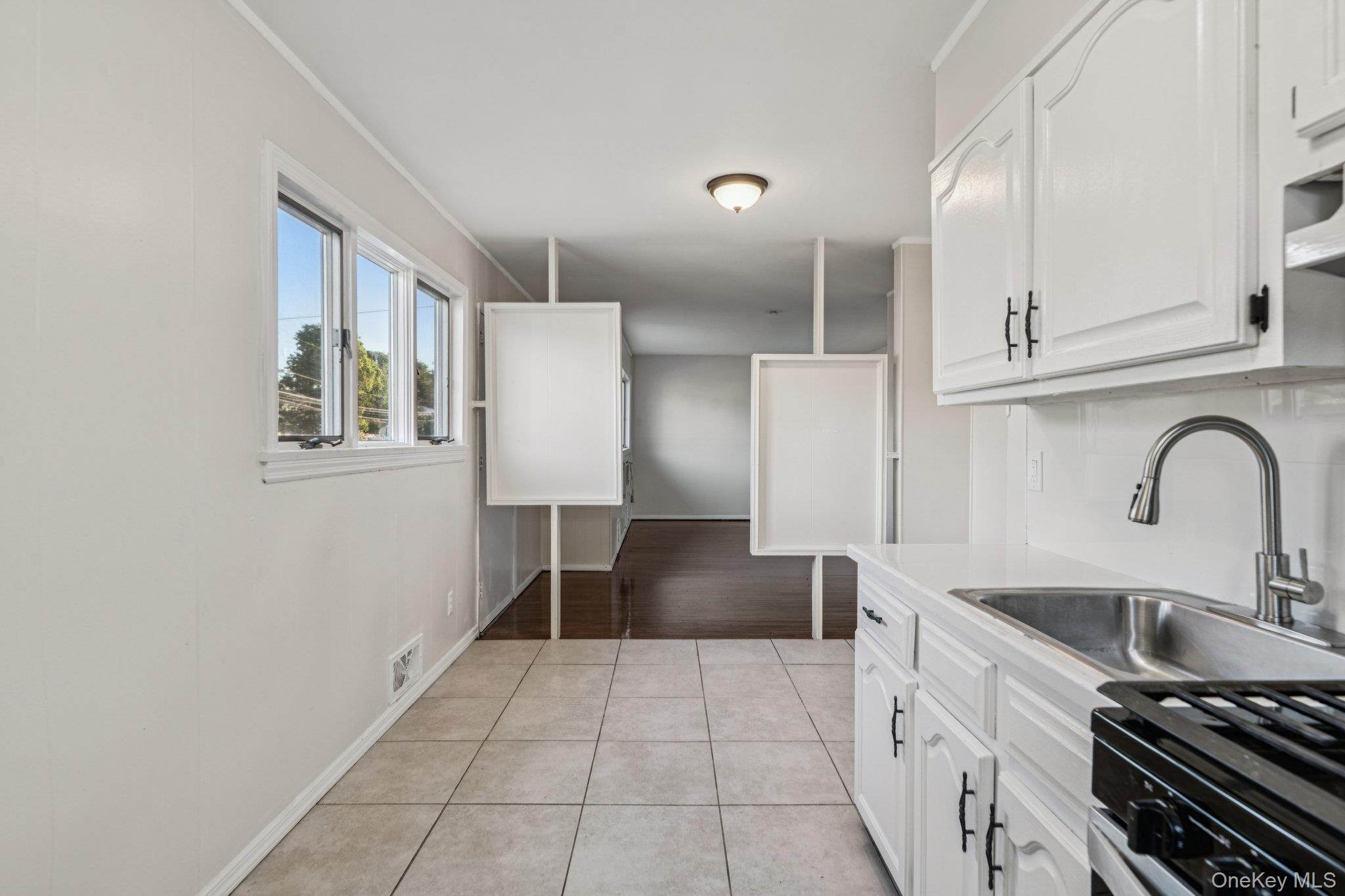 #9 photo, 10 Ehler Street, Brentwood , NY 11717